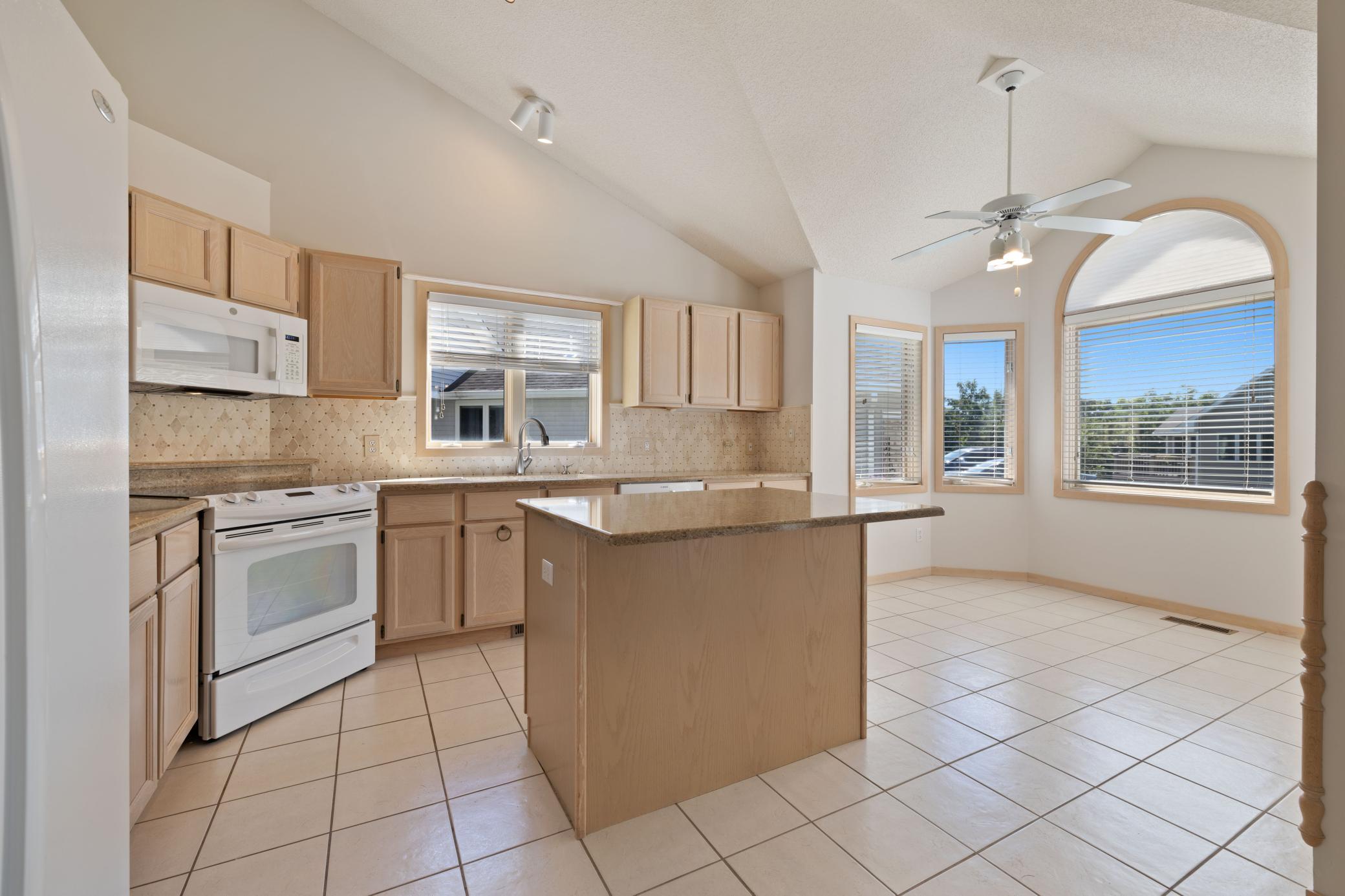 7043 Oak Pointe Curve Property Photo 16