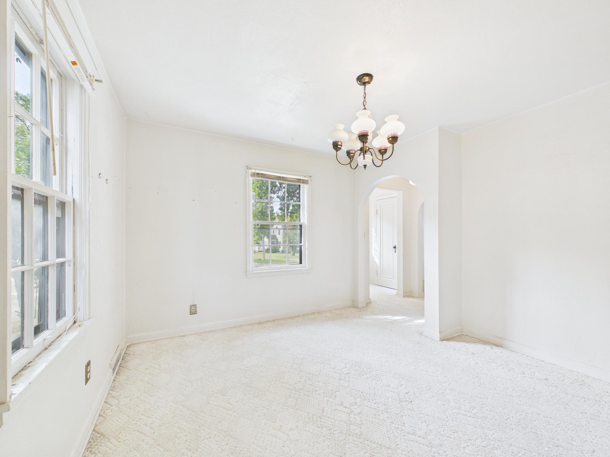 106 E 3rd Street Property Photo 6