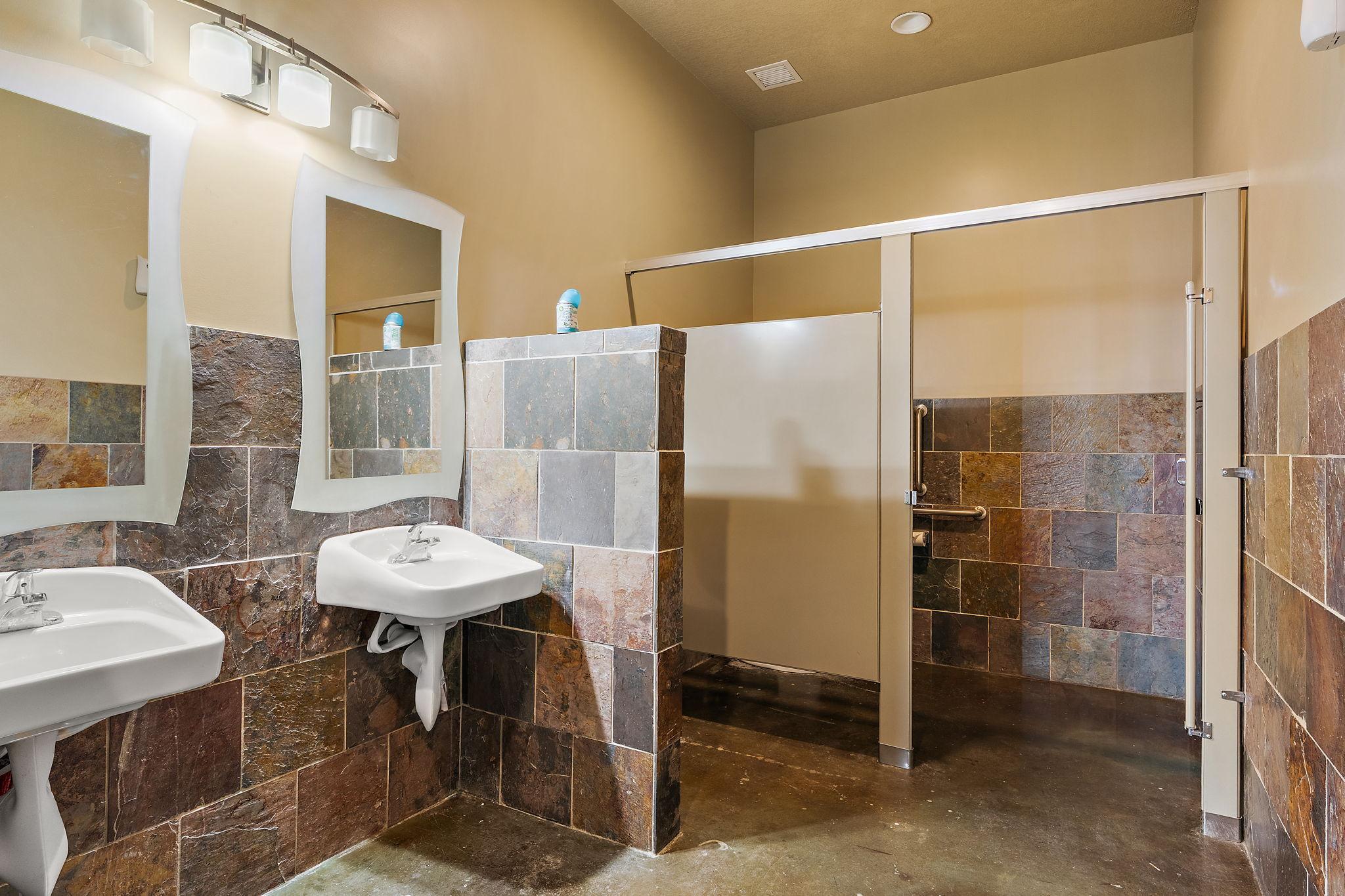 4100 Shoreline Drive Property Photo 17