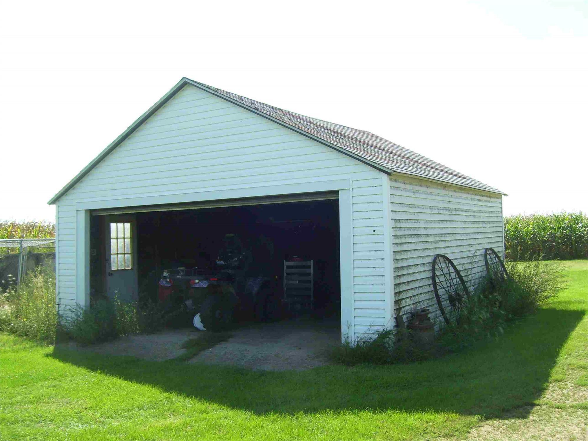 276 270th Avenue Property Photo 5
