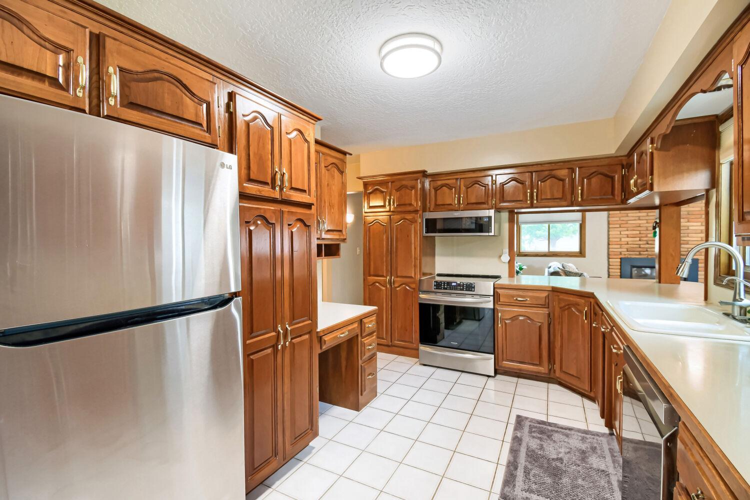 227 Dawn Avenue Property Photo 8