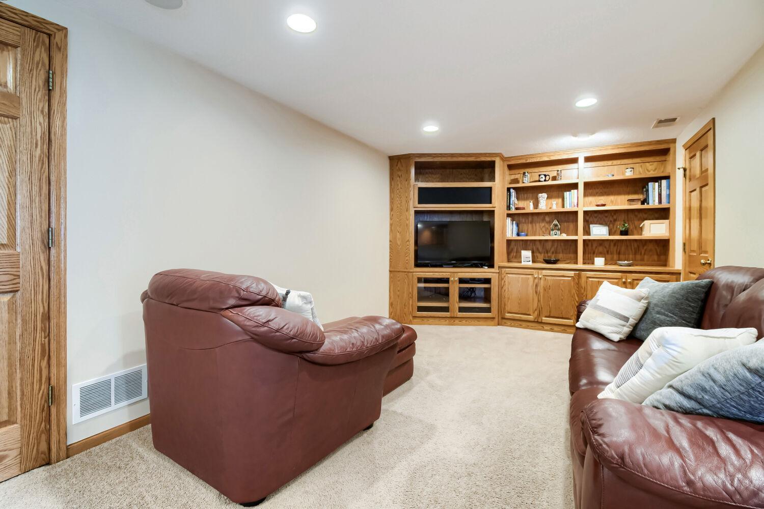 227 Dawn Avenue Property Photo 18