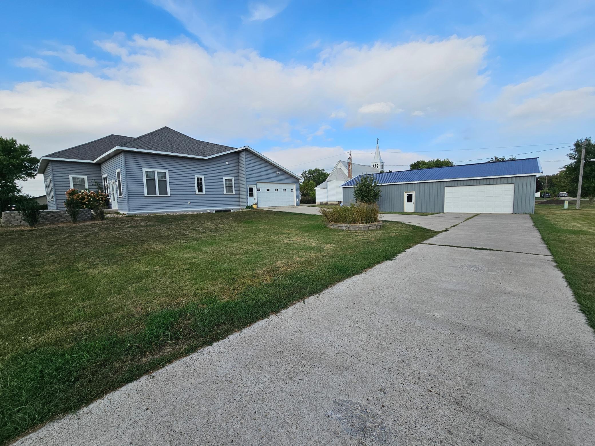 205 1st Street N Property Photo 2