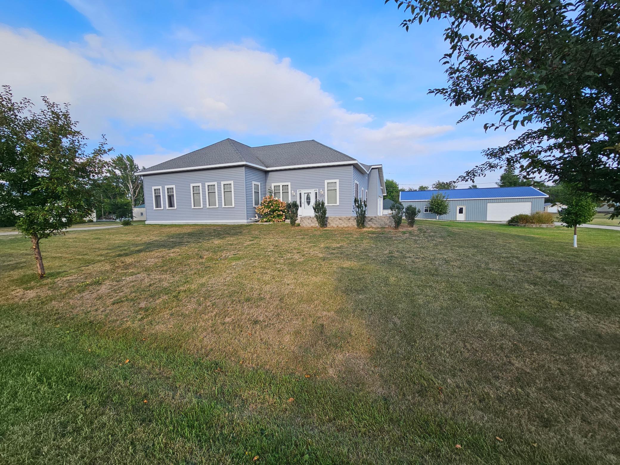 205 1st Street N Property Photo 3