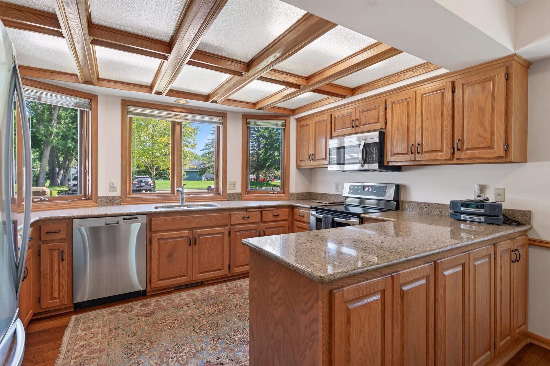 1144 Lois Court Property Photo 3