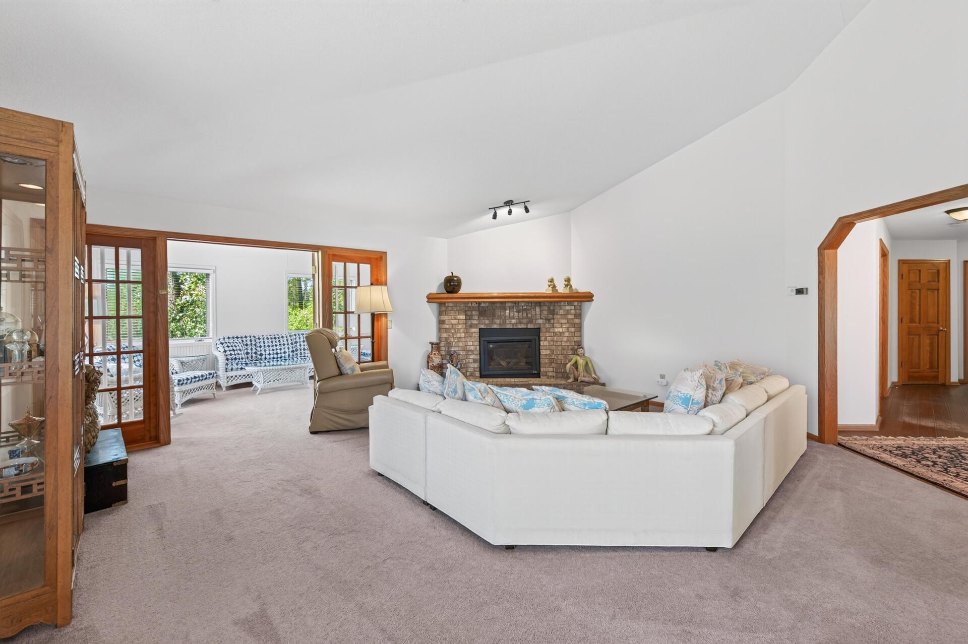 1144 Lois Court Property Photo 8