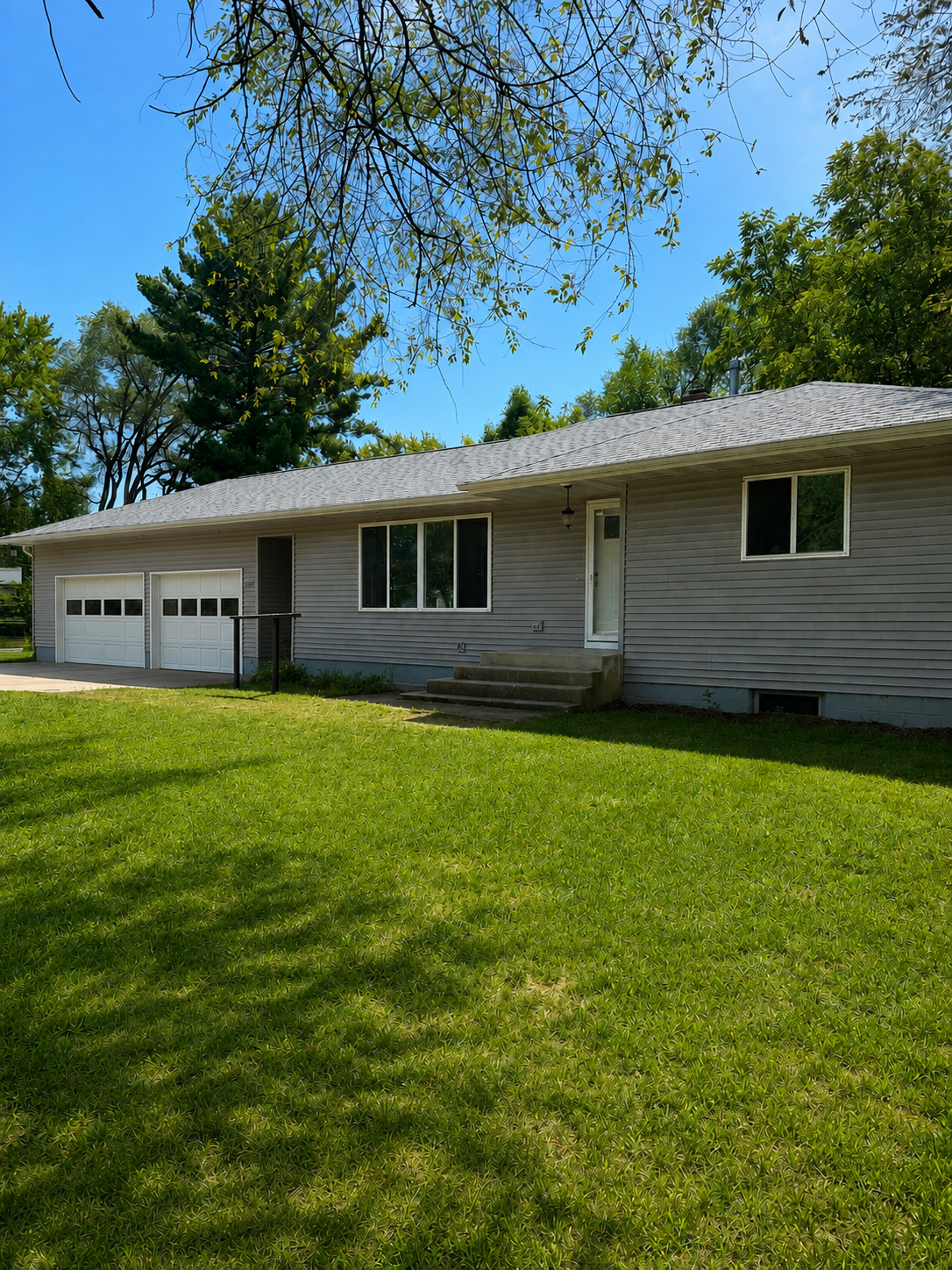 621 7th Avenue N Property Photo 1