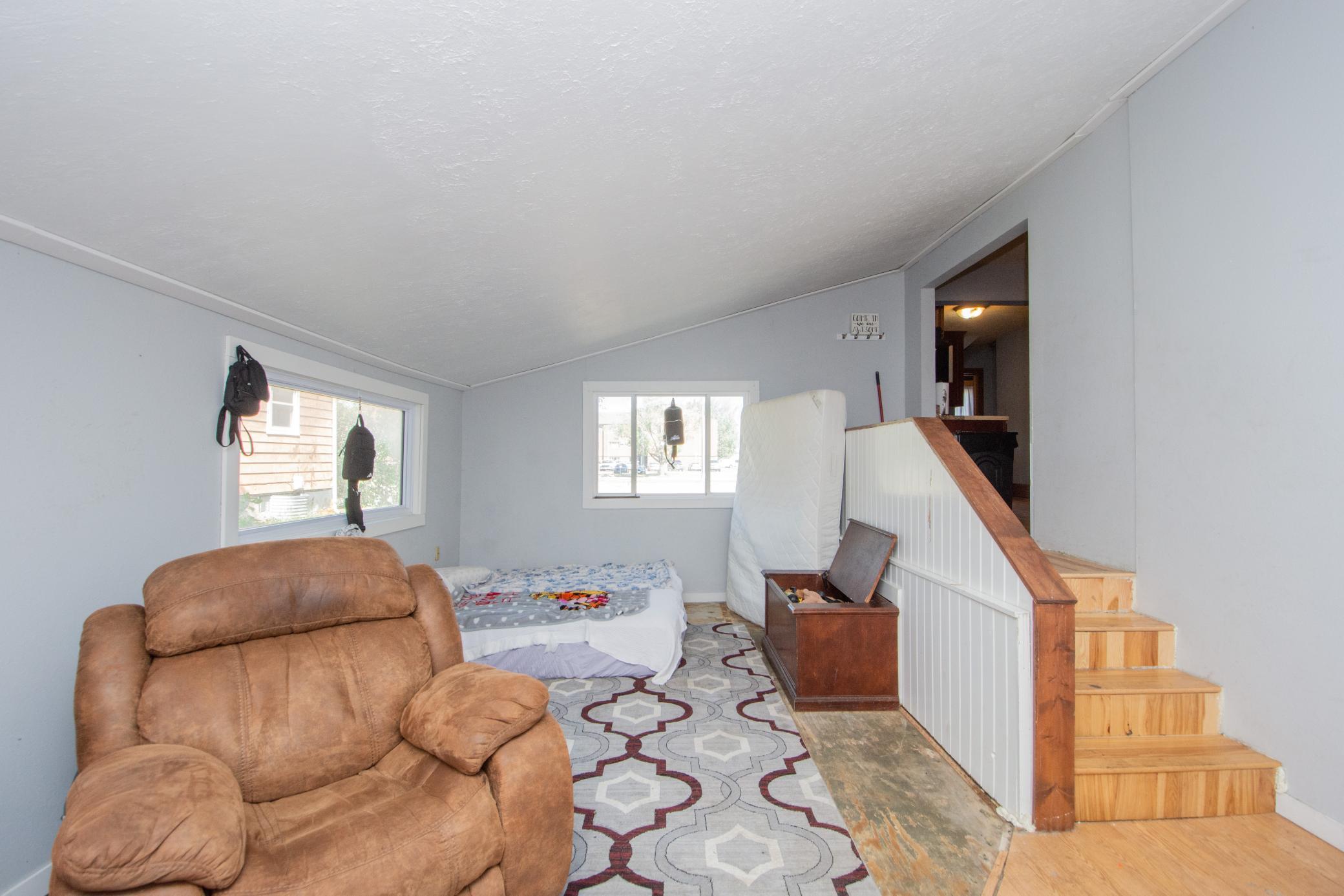 509 Center Avenue E Property Photo 2