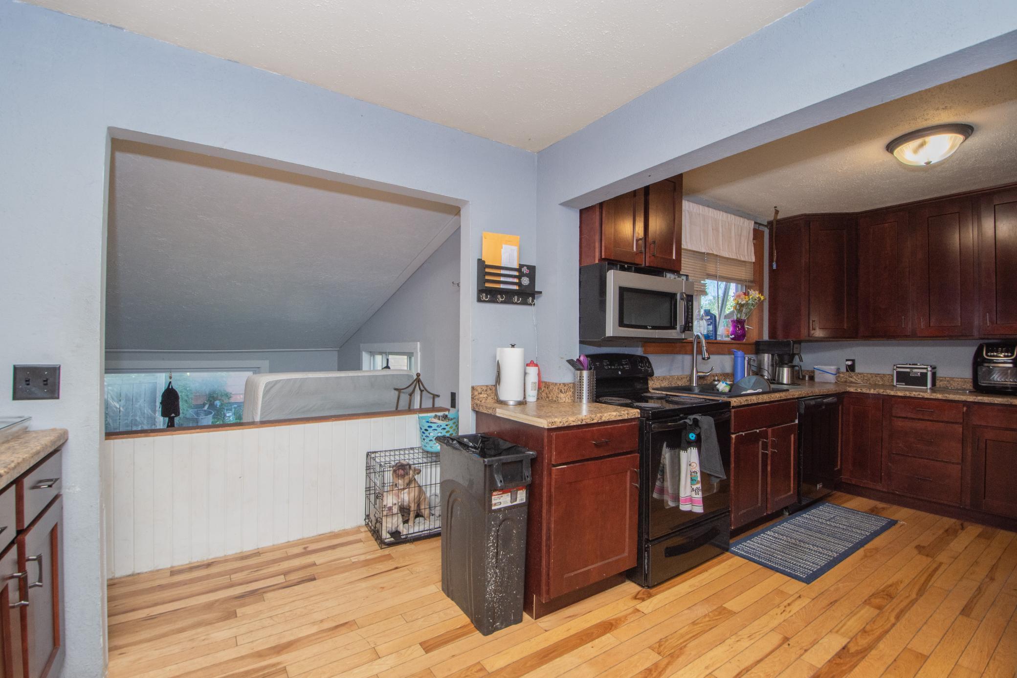 509 Center Avenue E Property Photo 5