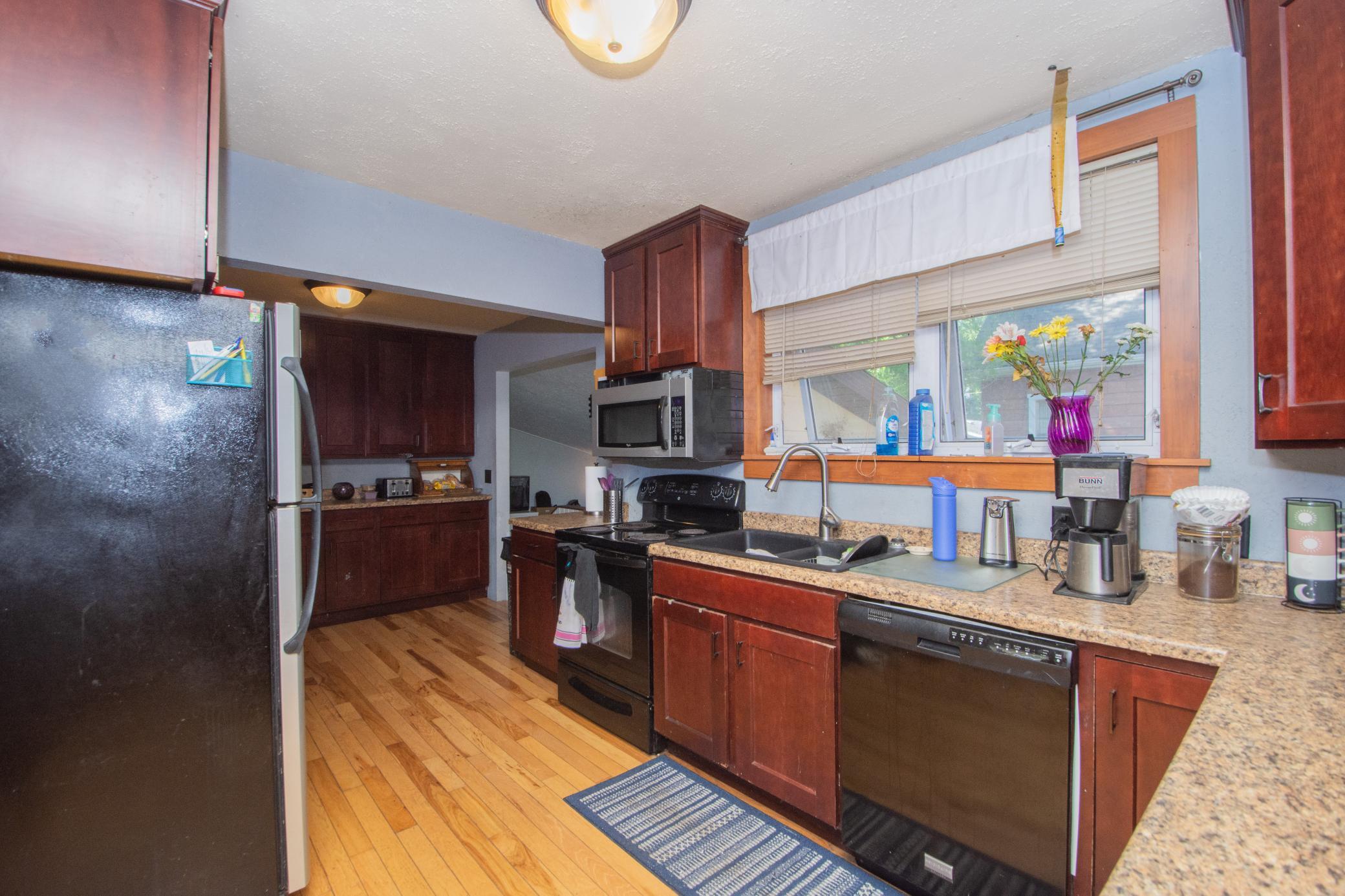 509 Center Avenue E Property Photo 7