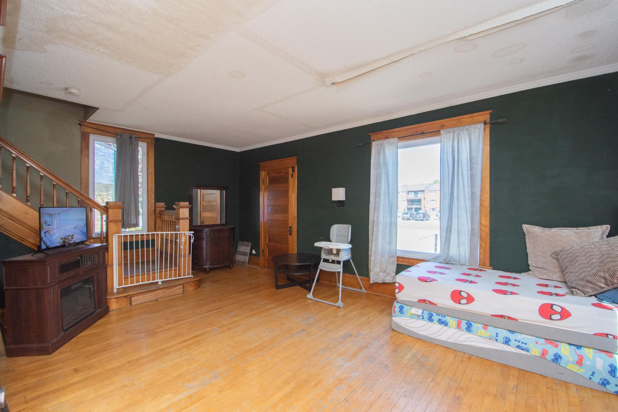 509 Center Avenue E Property Photo 11