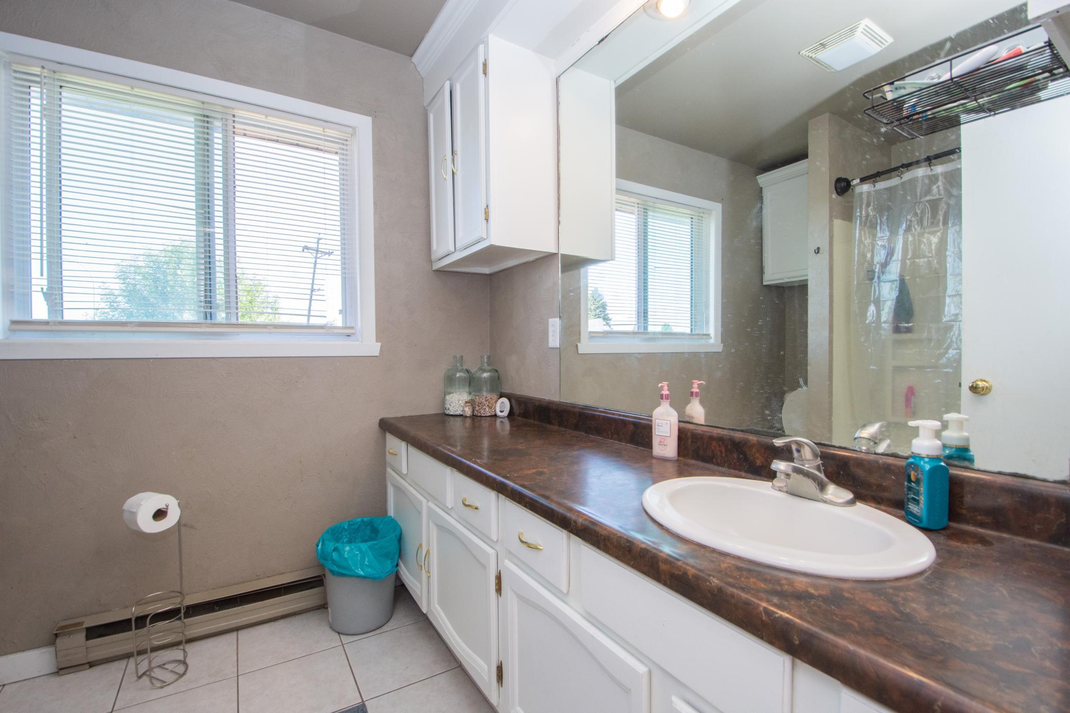 509 Center Avenue E Property Photo 16