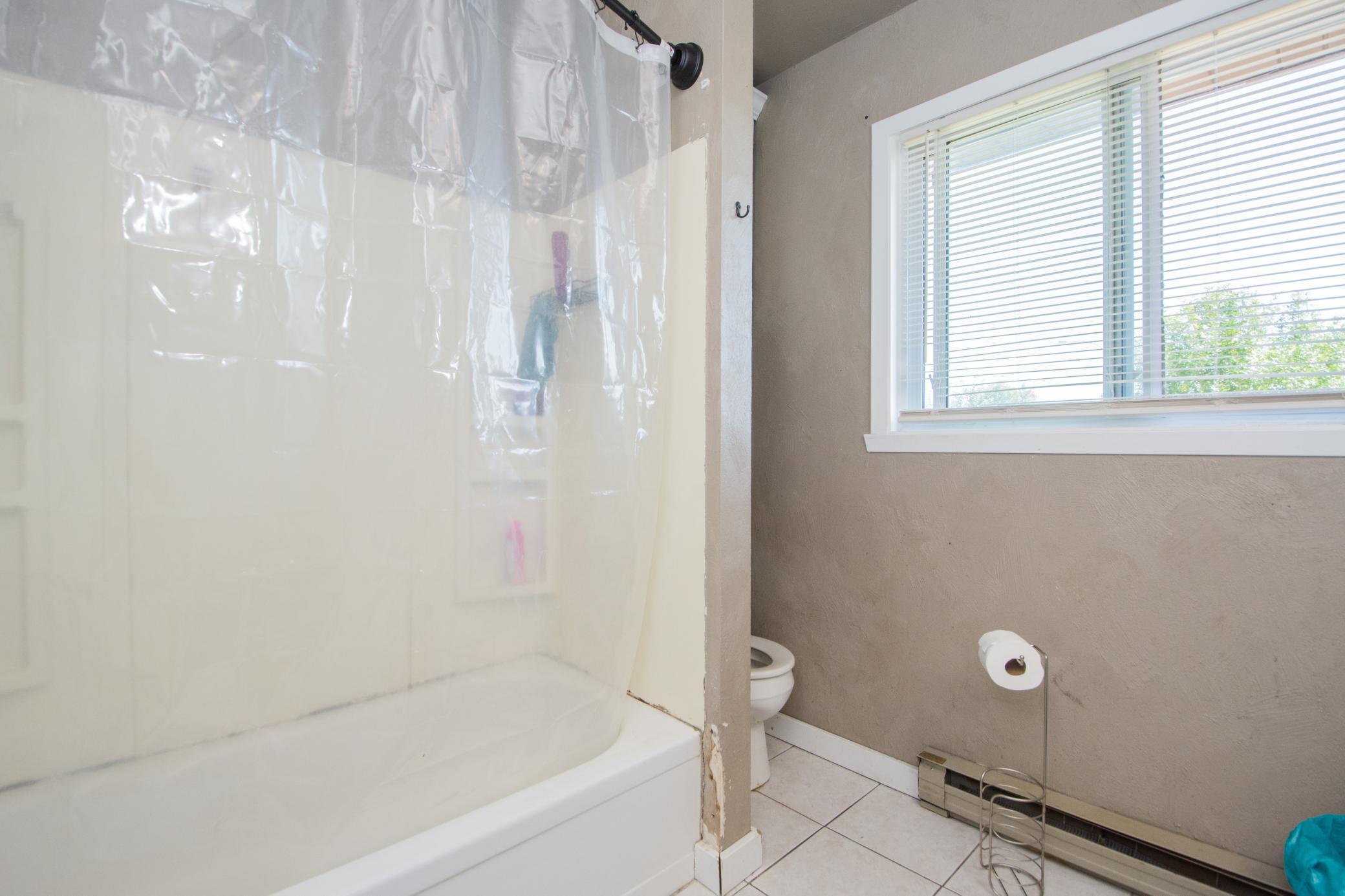 509 Center Avenue E Property Photo 17