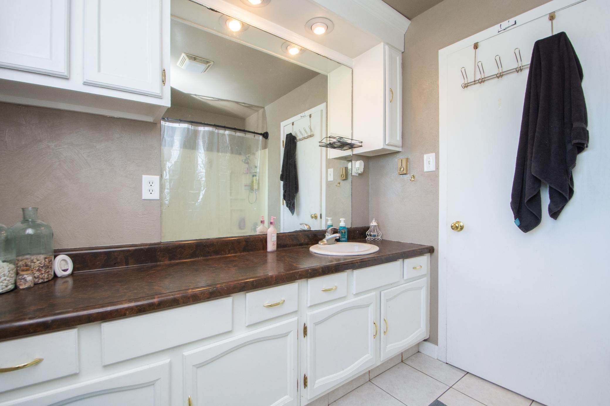 509 Center Avenue E Property Photo 18
