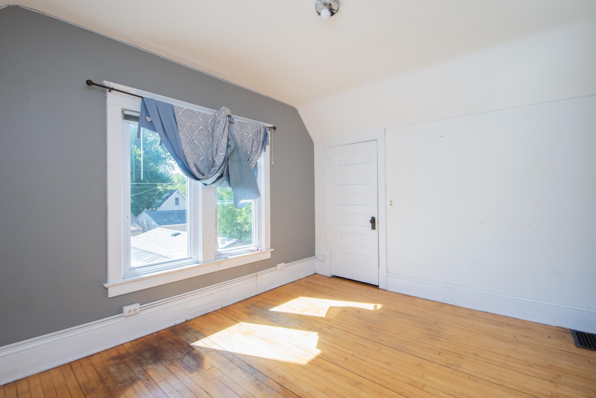 509 Center Avenue E Property Photo 19