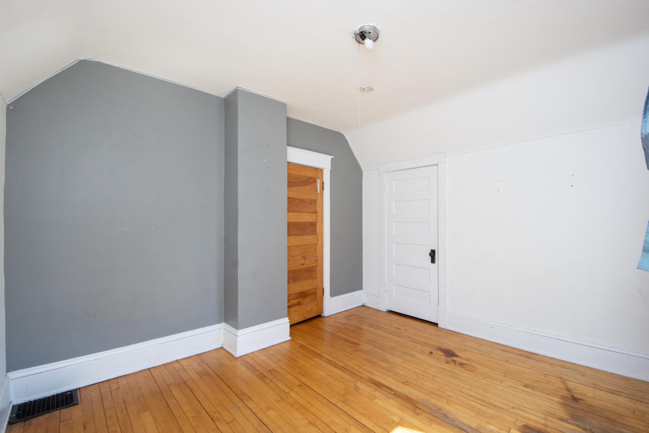 509 Center Avenue E Property Photo 22