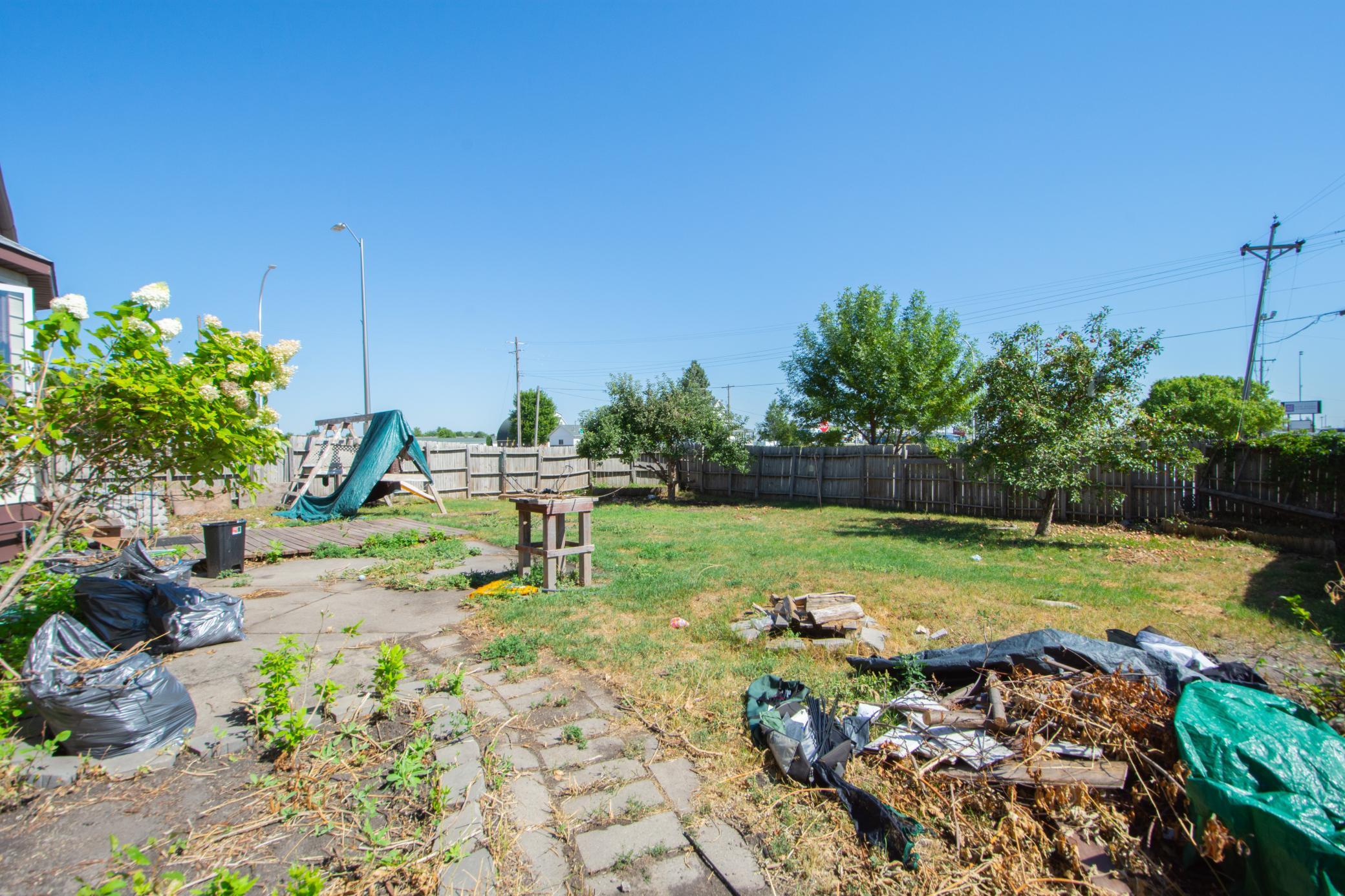 509 Center Avenue E Property Photo 26