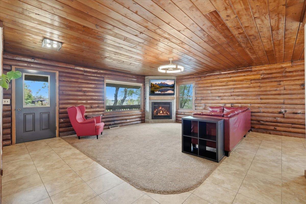 1150 60th Avenue Property Photo 3