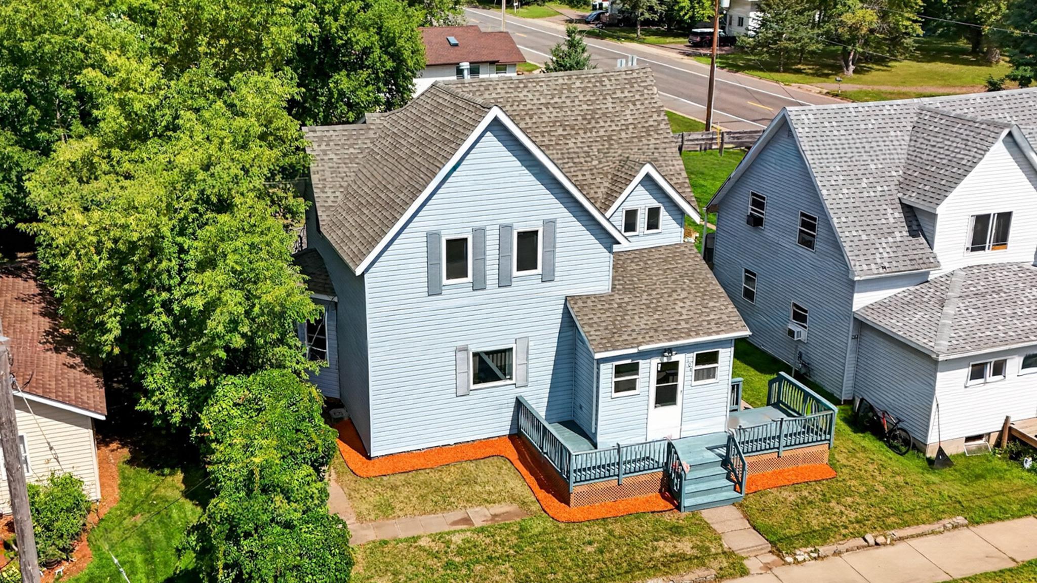 106 Lark St