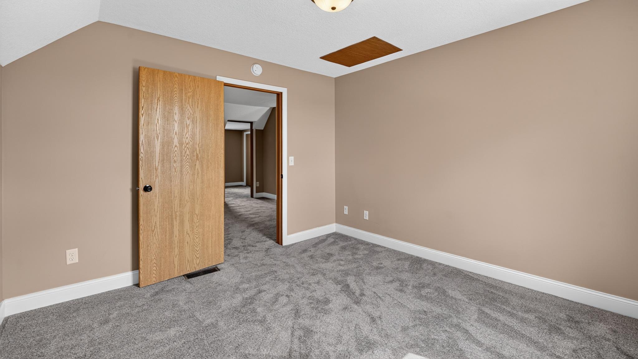 106 Lark St Property Photo 34