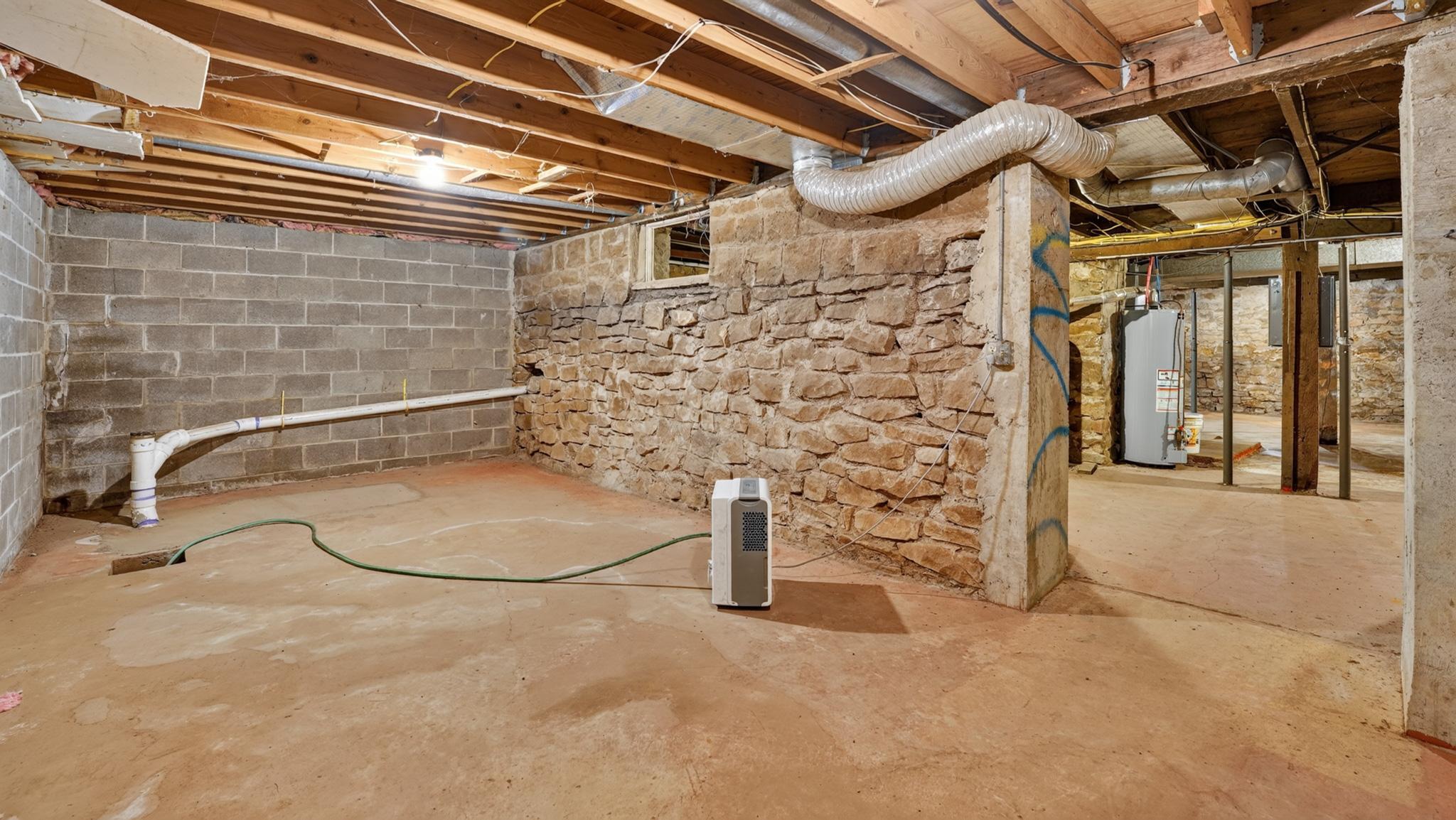 106 Lark St Property Photo 35
