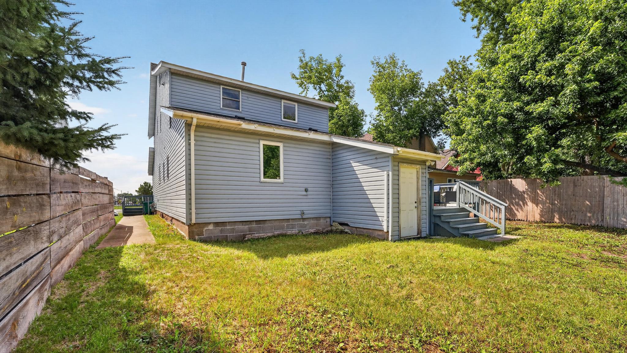 106 Lark St Property Photo 40