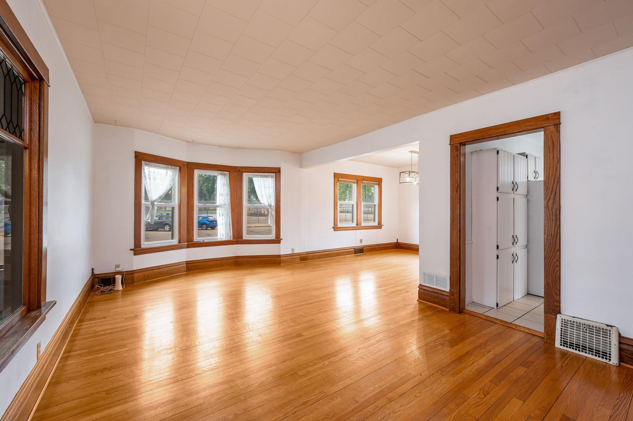 203 N Galbraith Street Property Photo 6