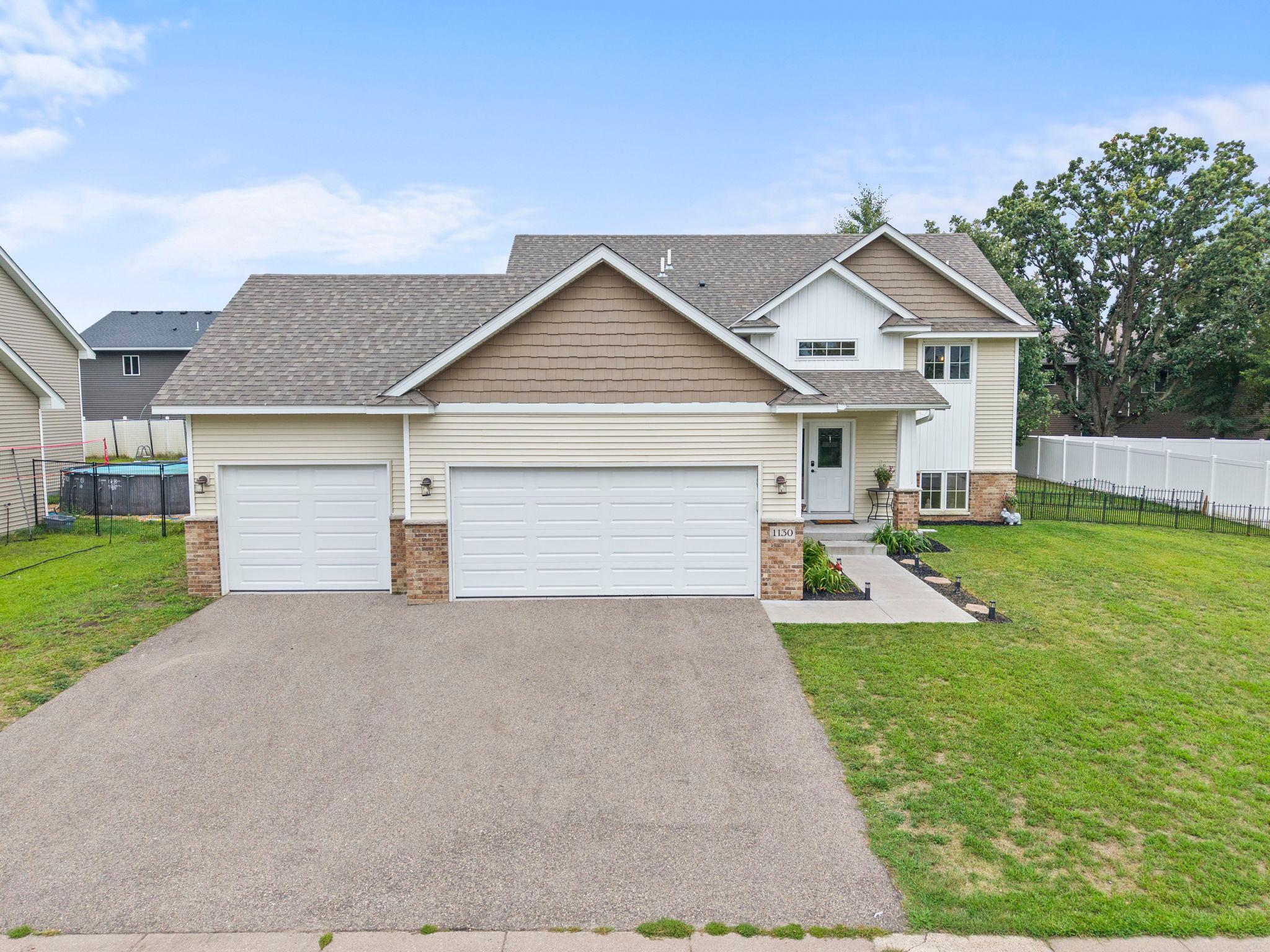 1130 Pierce Path Ne Property Photo 3