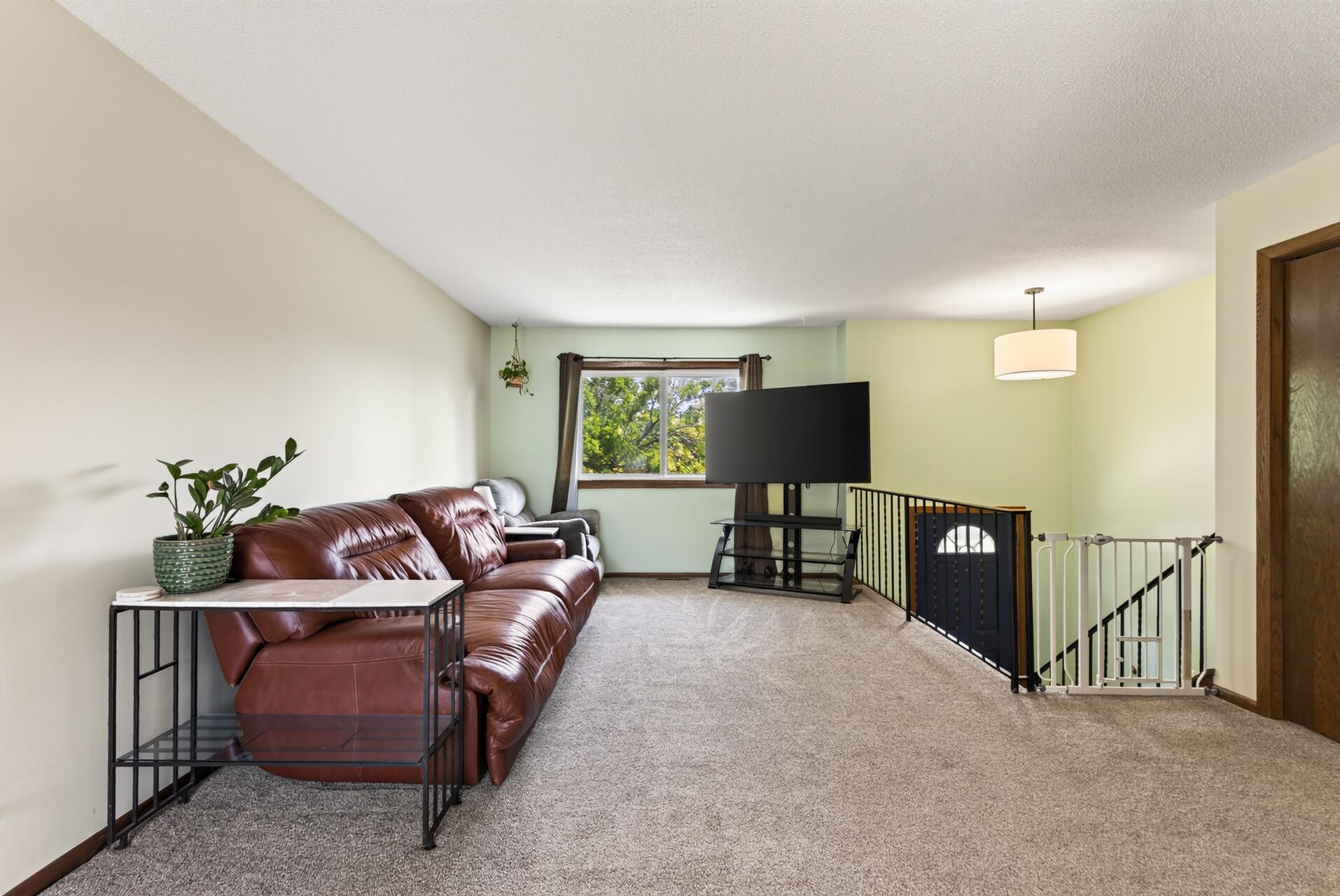 9143 Forestview Lane N Property Photo 7