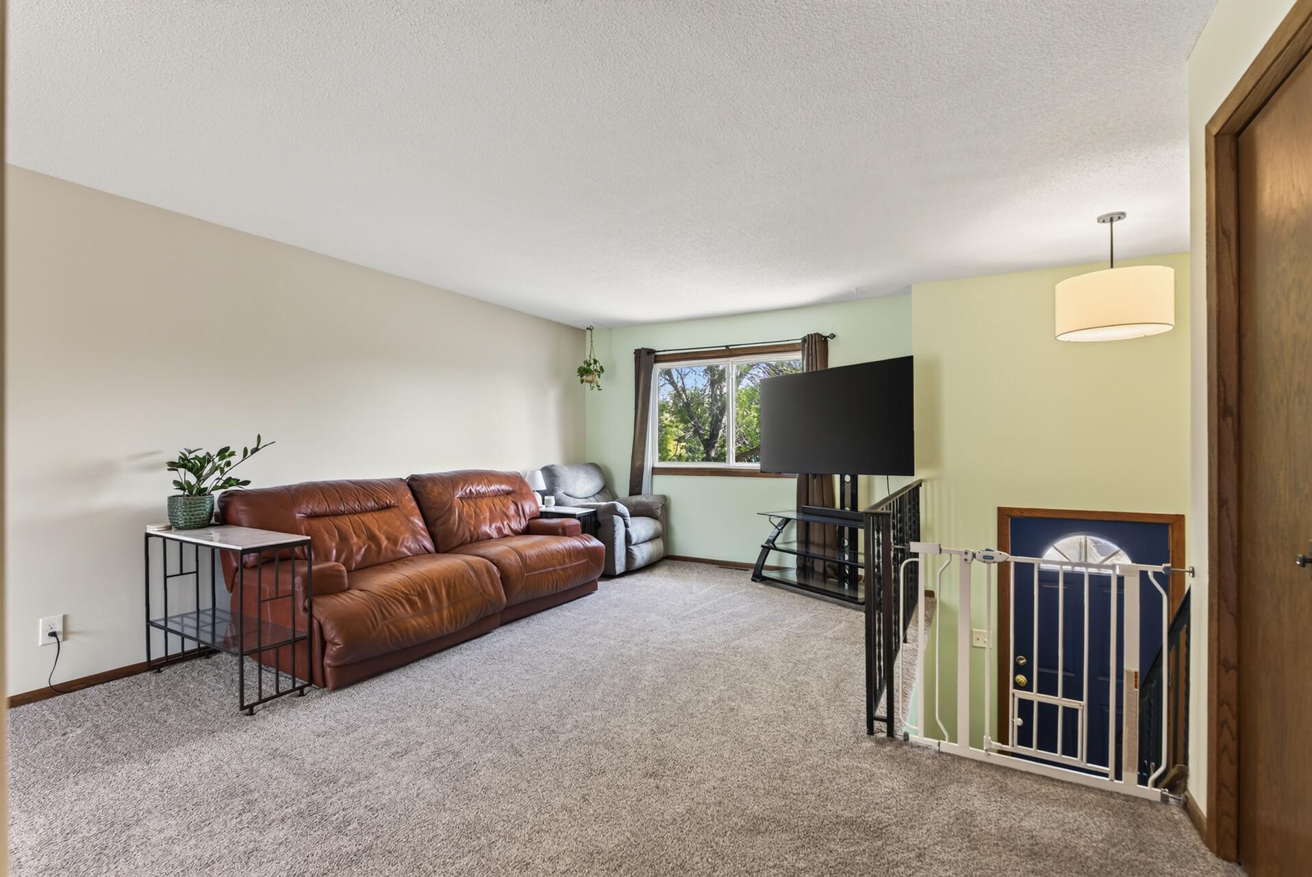 9143 Forestview Lane N Property Photo 8
