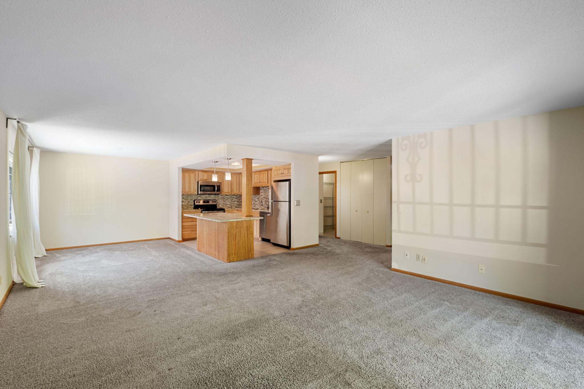 2885 Knox Avenue S 208 Property Photo 2