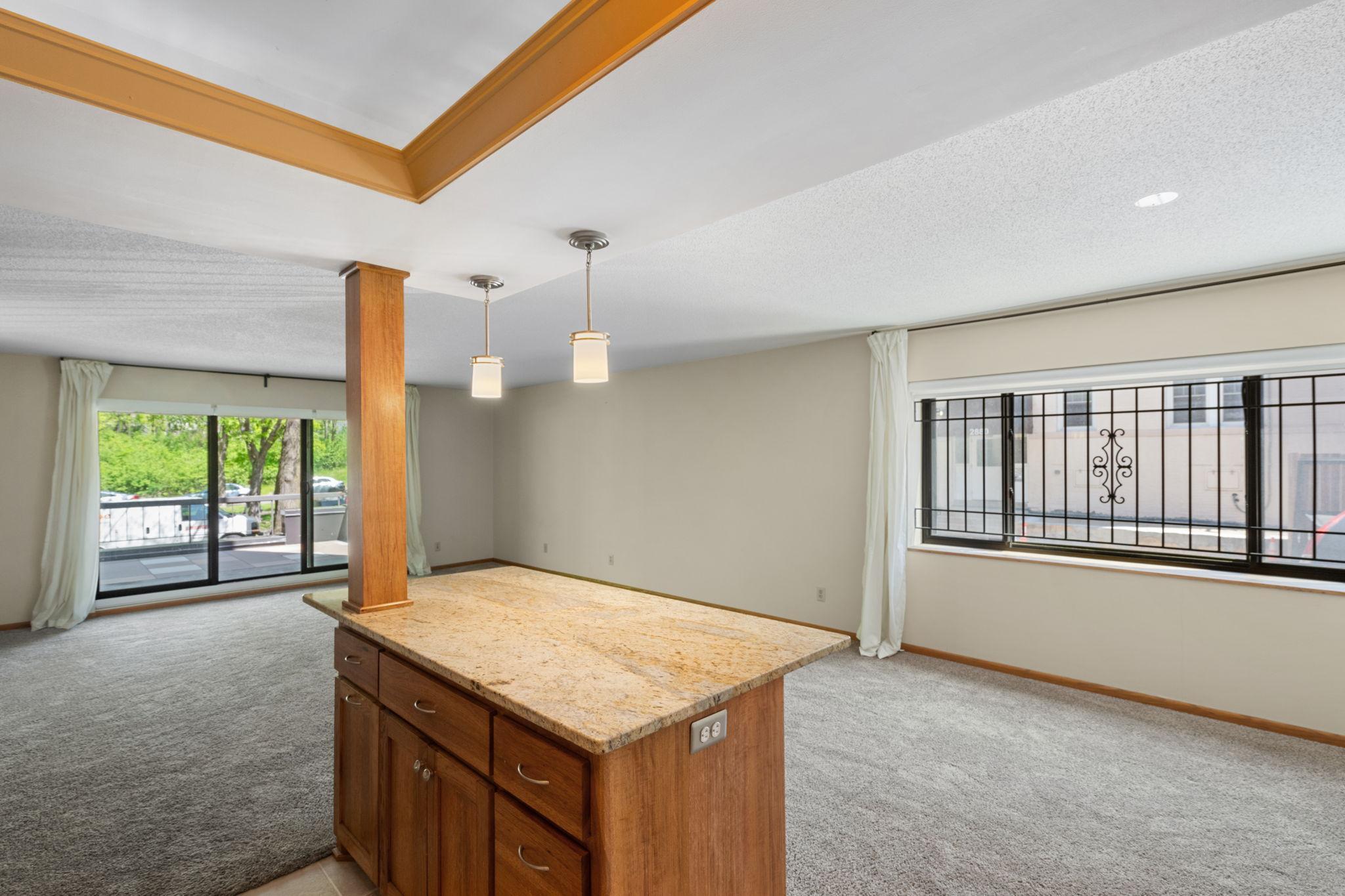 2885 Knox Avenue S 208 Property Photo 5