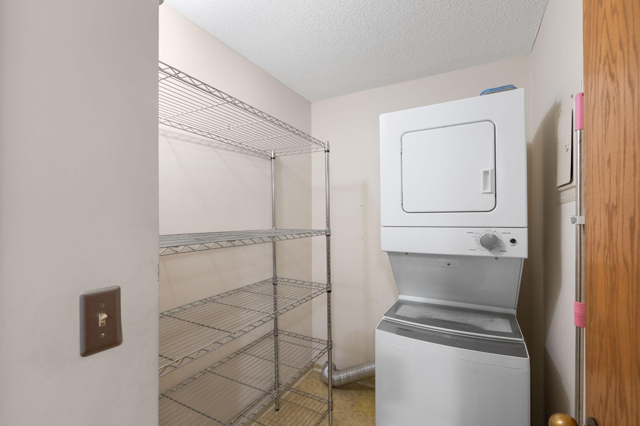 2885 Knox Avenue S 208 Property Photo 10