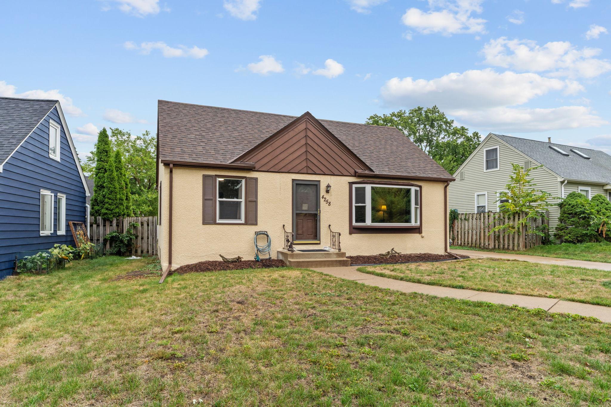 4258 Islemount Place