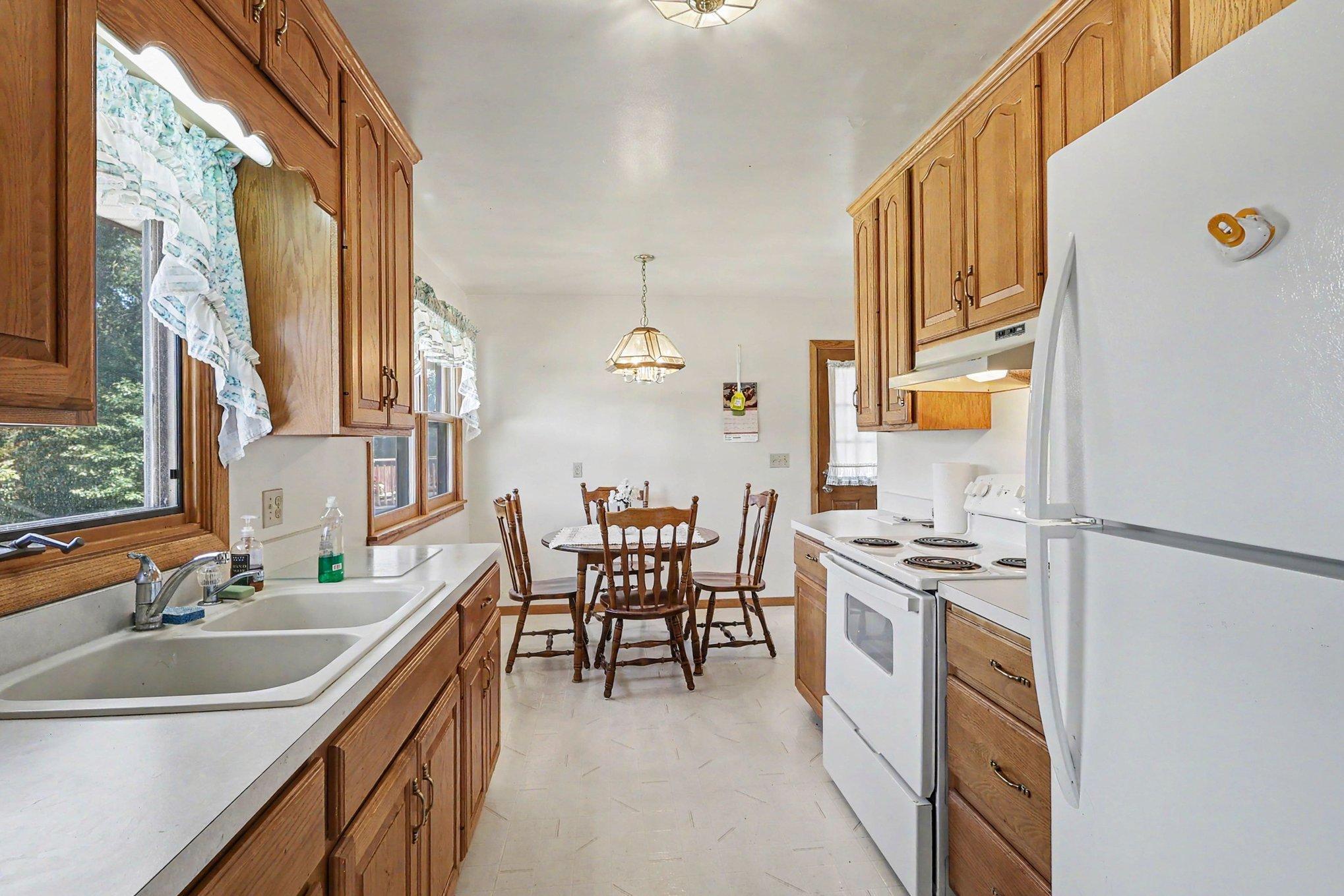 913 7th Avenue E Property Photo 7