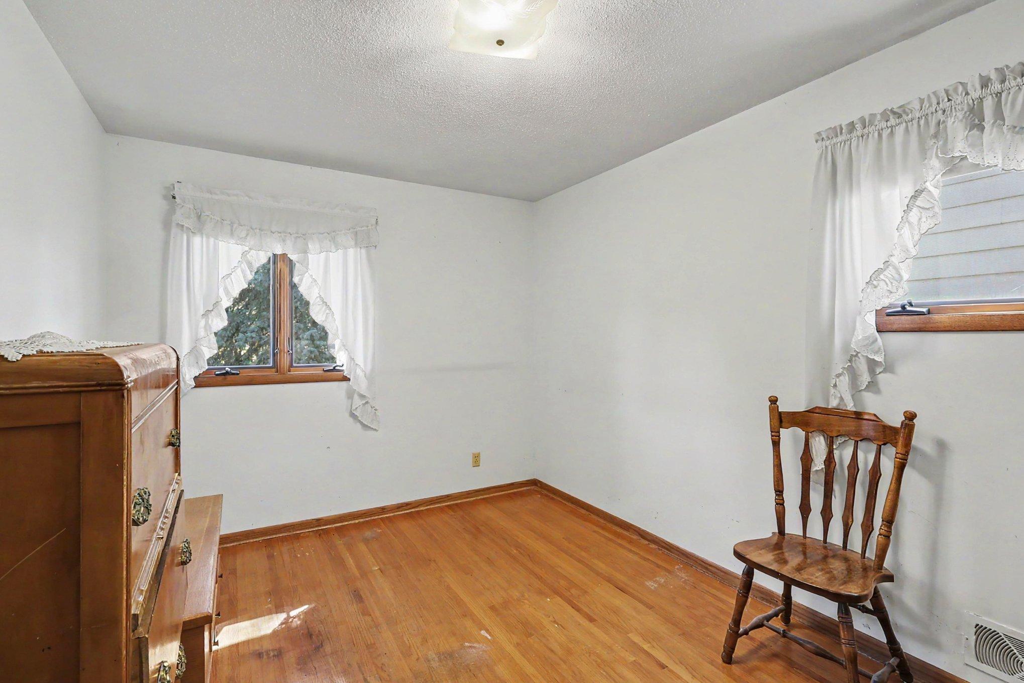 913 7th Avenue E Property Photo 10