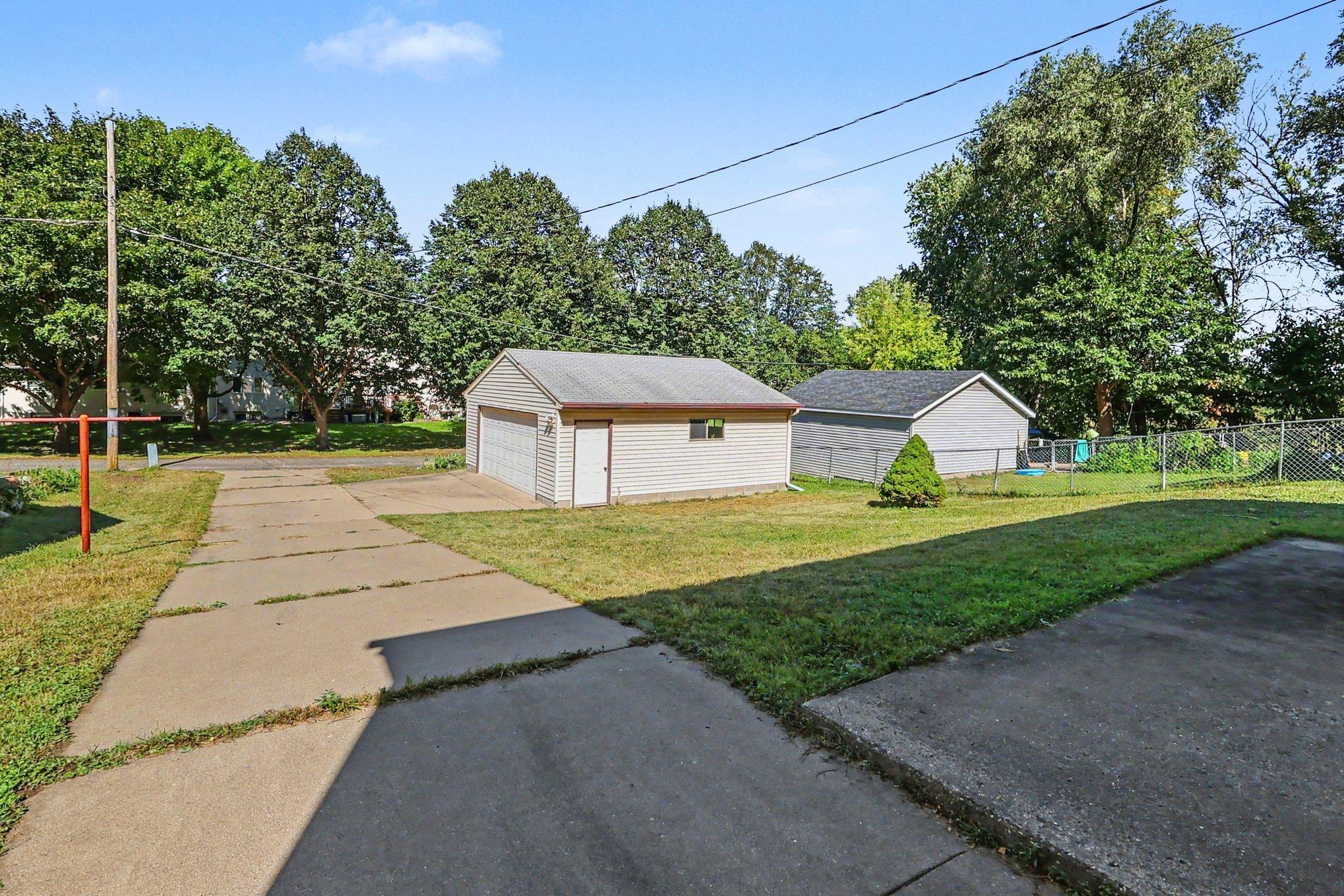 913 7th Avenue E Property Photo 21