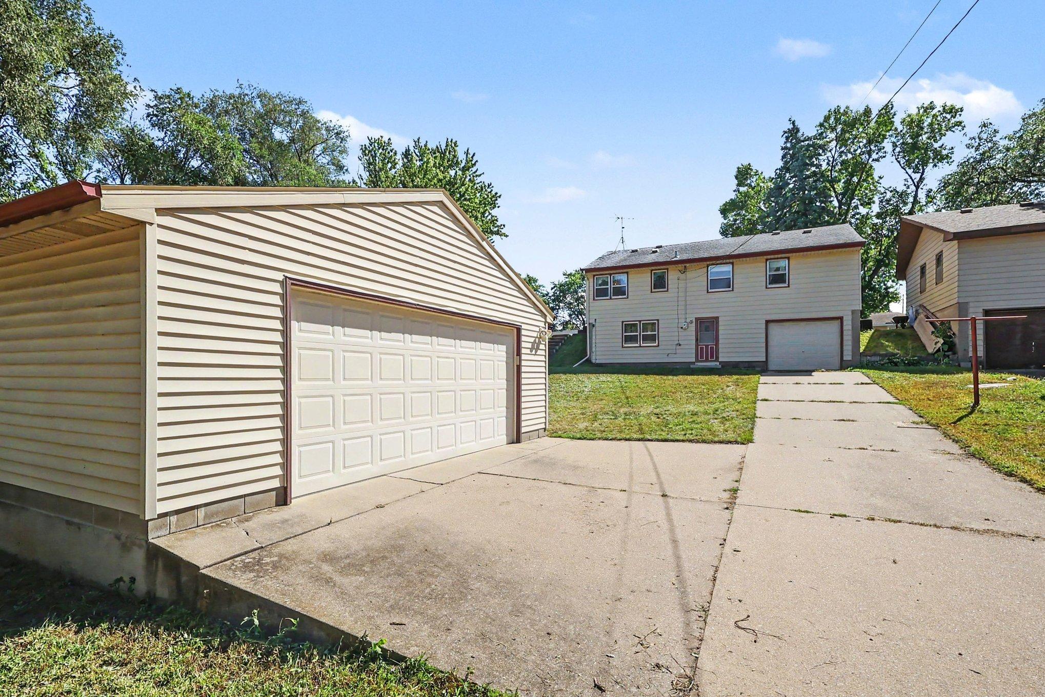 913 7th Avenue E Property Photo 22