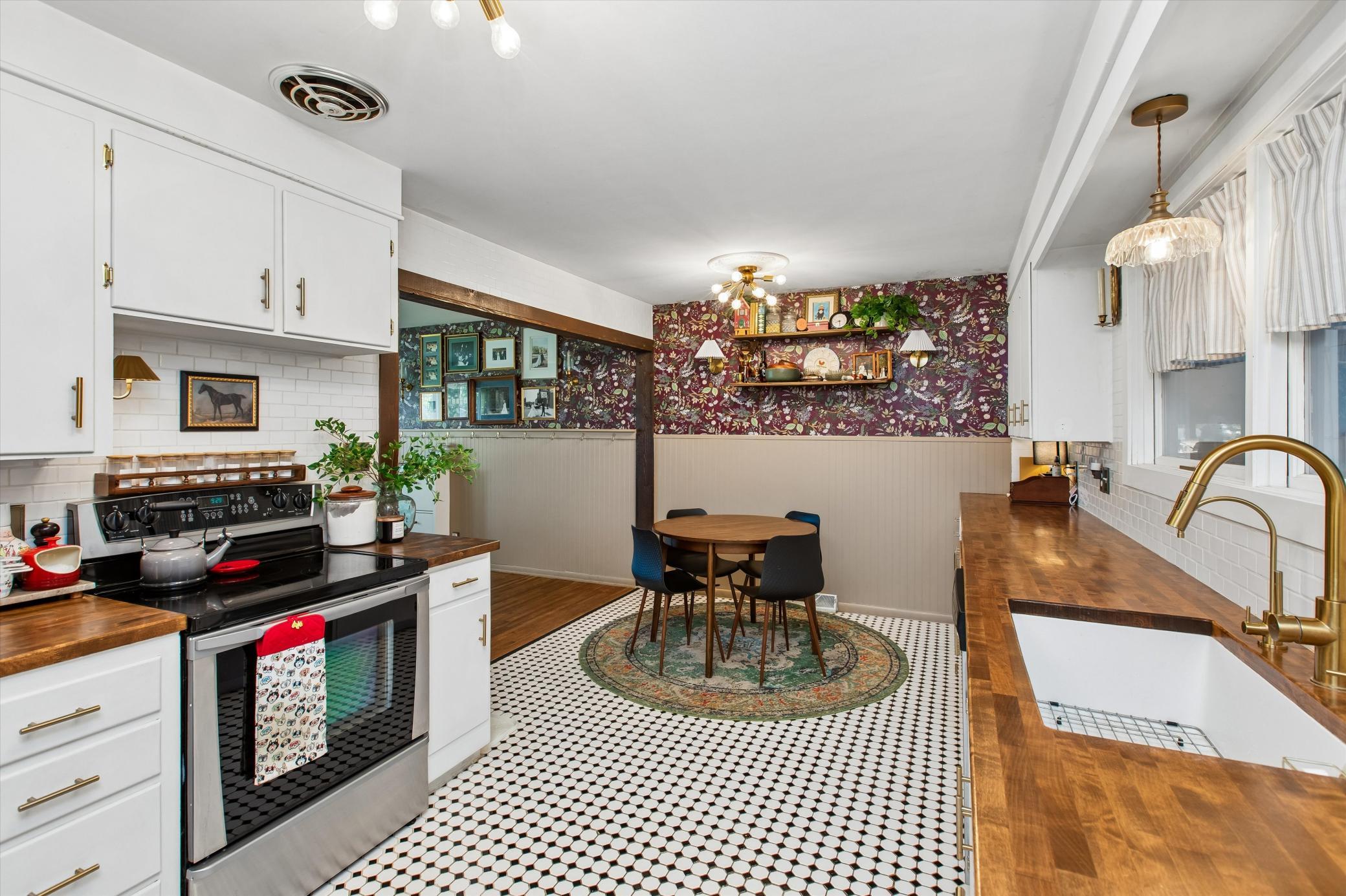 18 Park Drive Property Photo 16