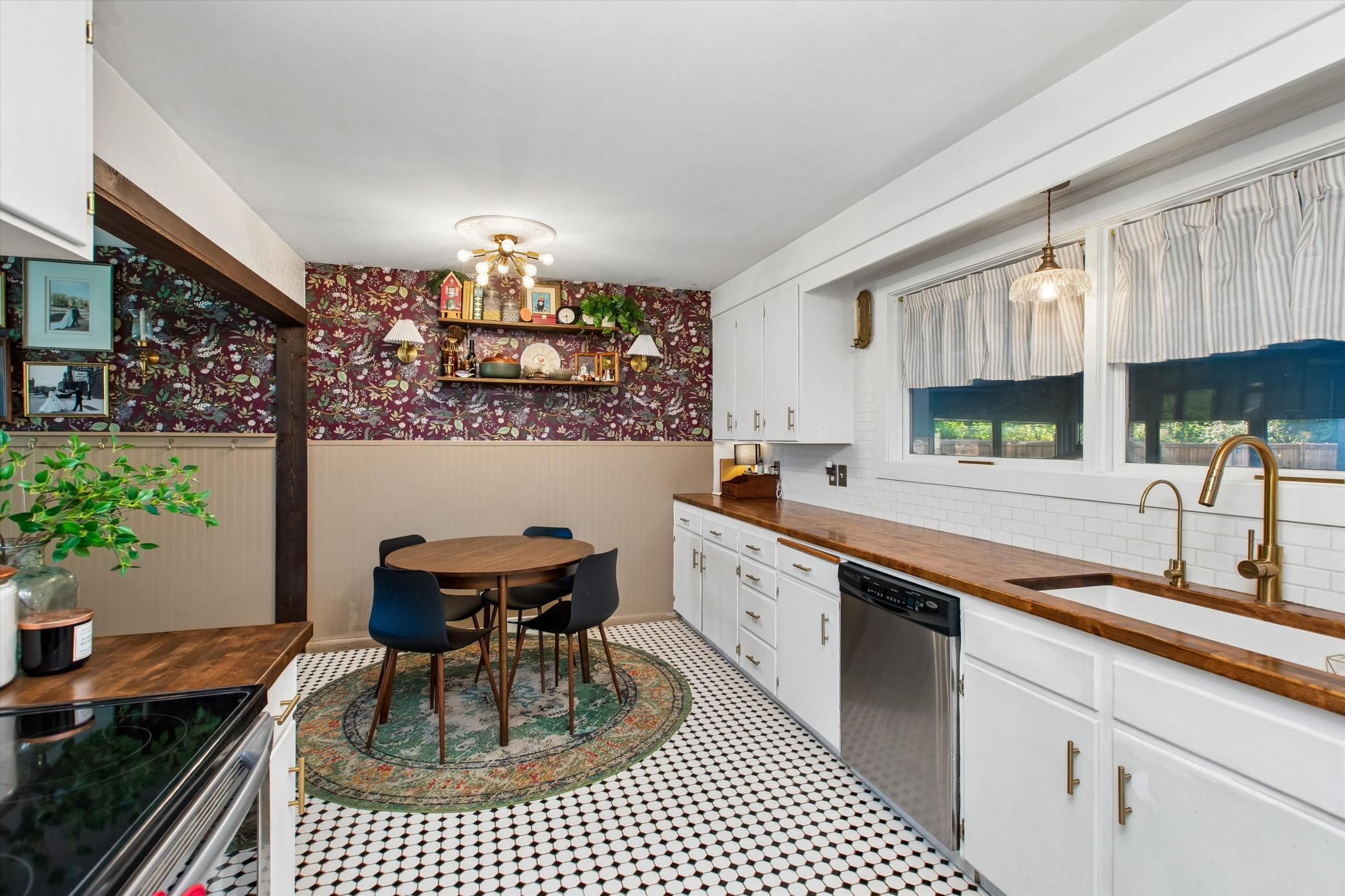 18 Park Drive Property Photo 17