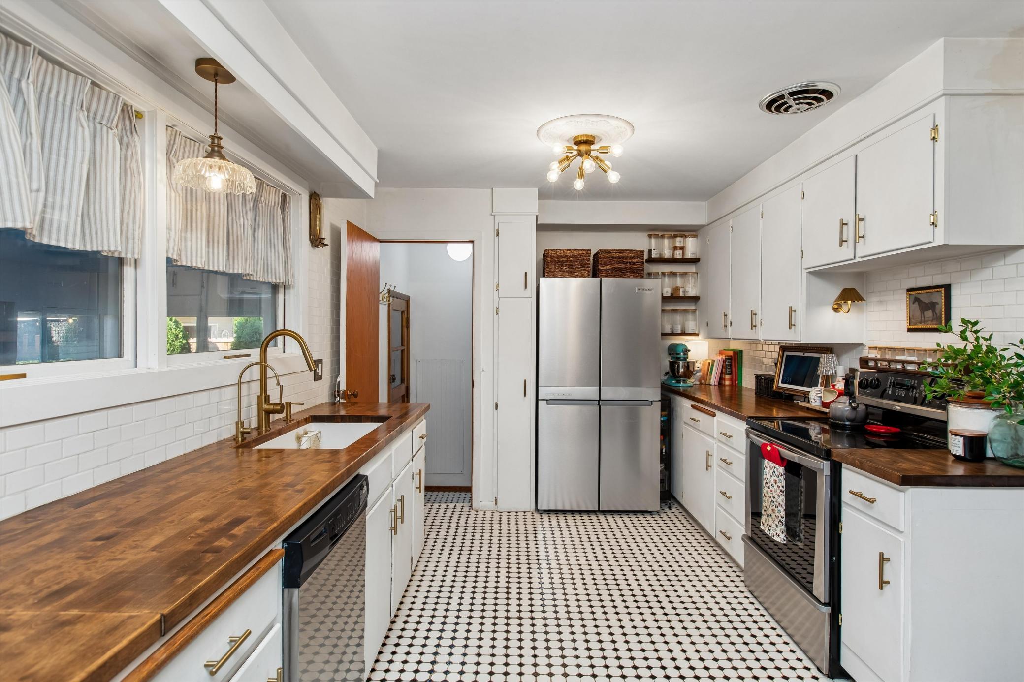 18 Park Drive Property Photo 18