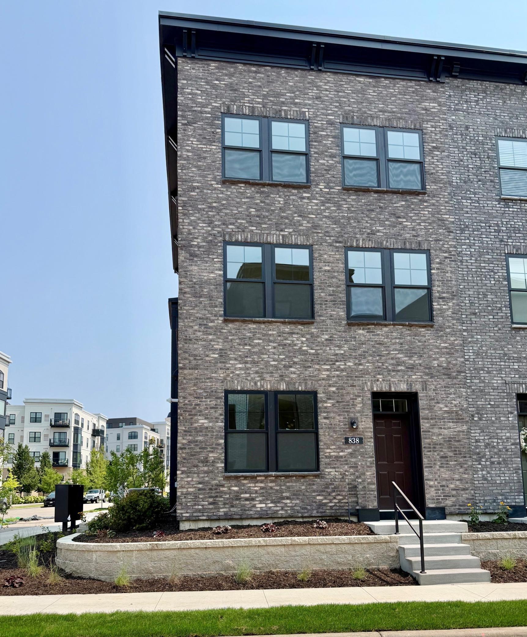838 Woodlawn Avenue Property Photo 1