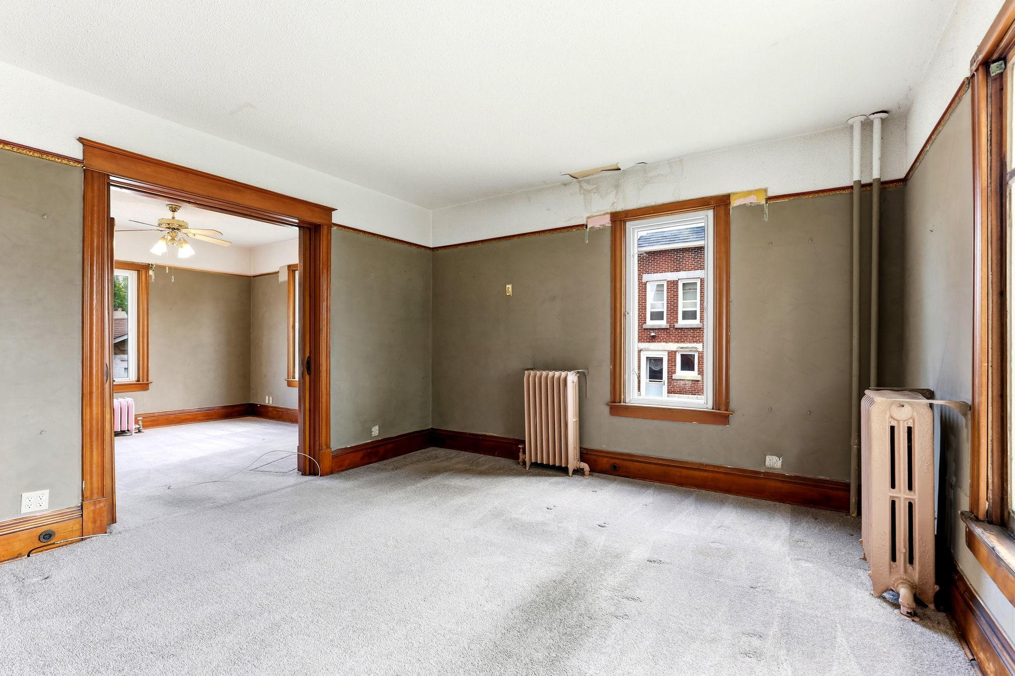 120 Railroad Street E Property Photo 4