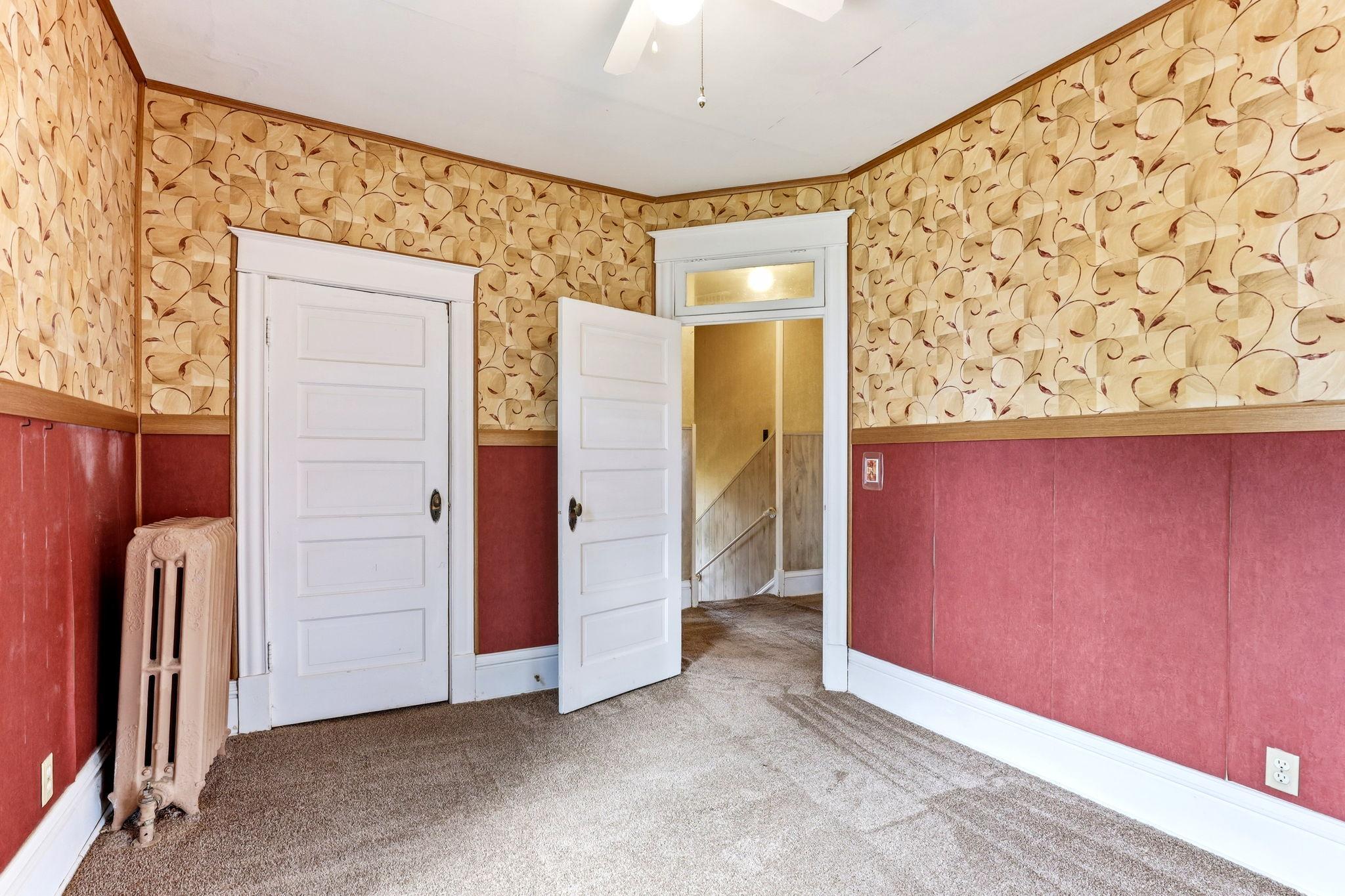 120 Railroad Street E Property Photo 14