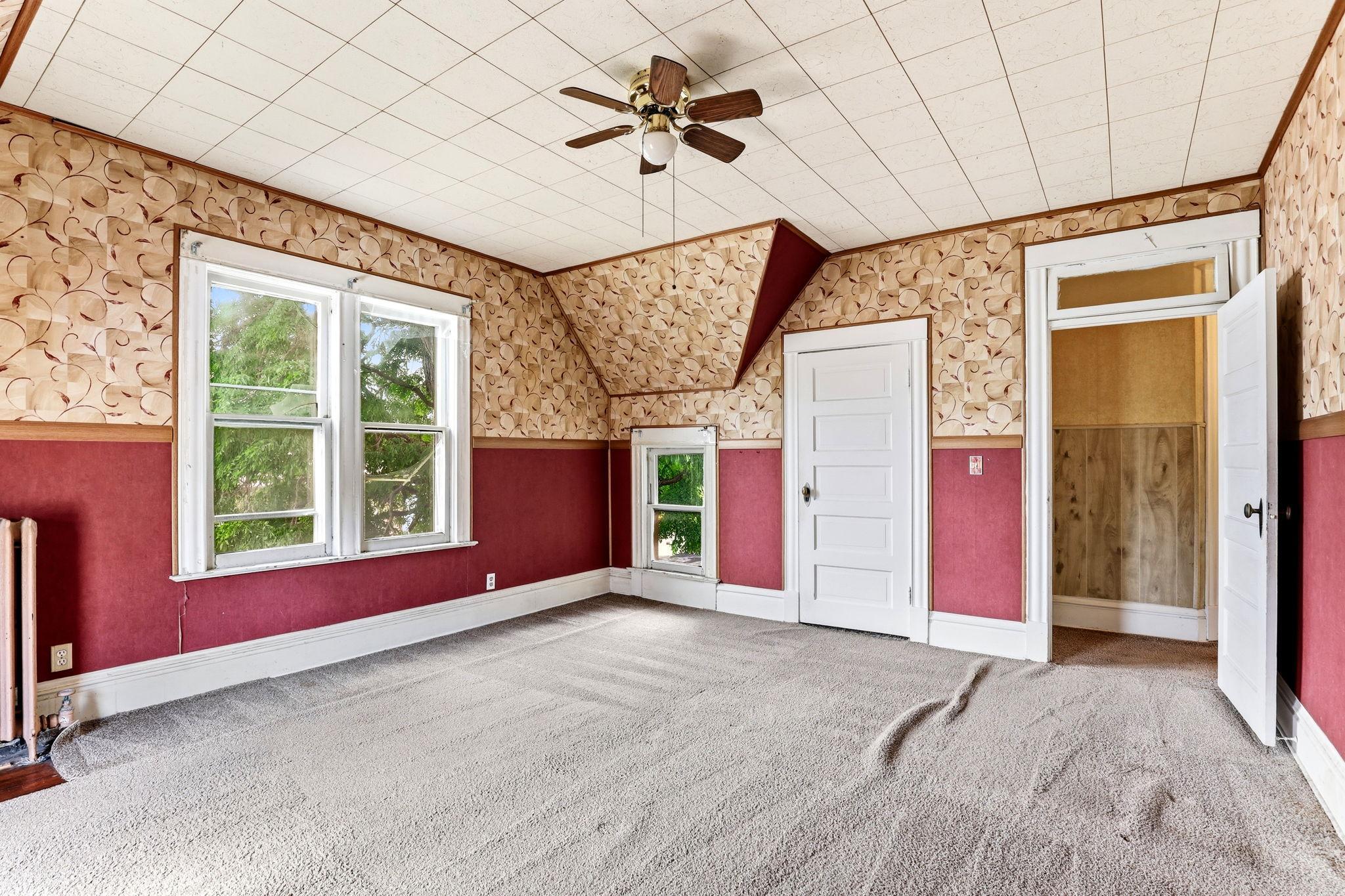 120 Railroad Street E Property Photo 18