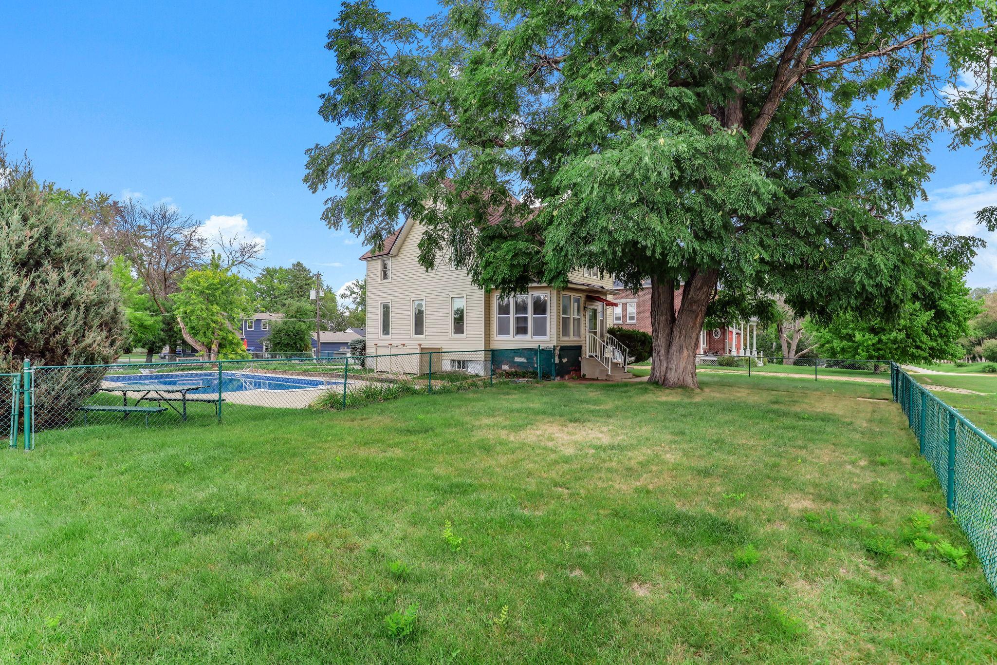 120 Railroad Street E Property Photo 22