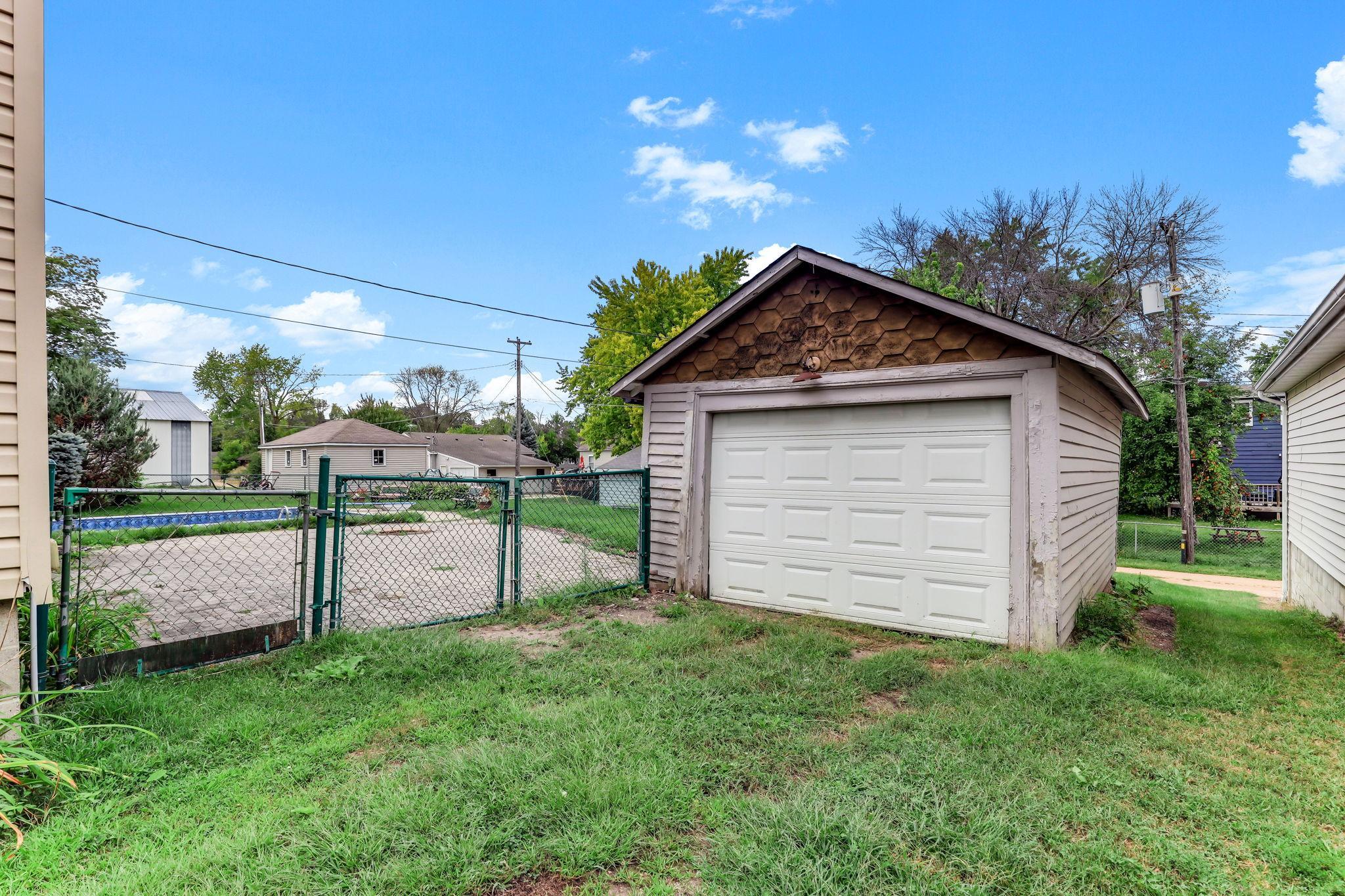120 Railroad Street E Property Photo 23