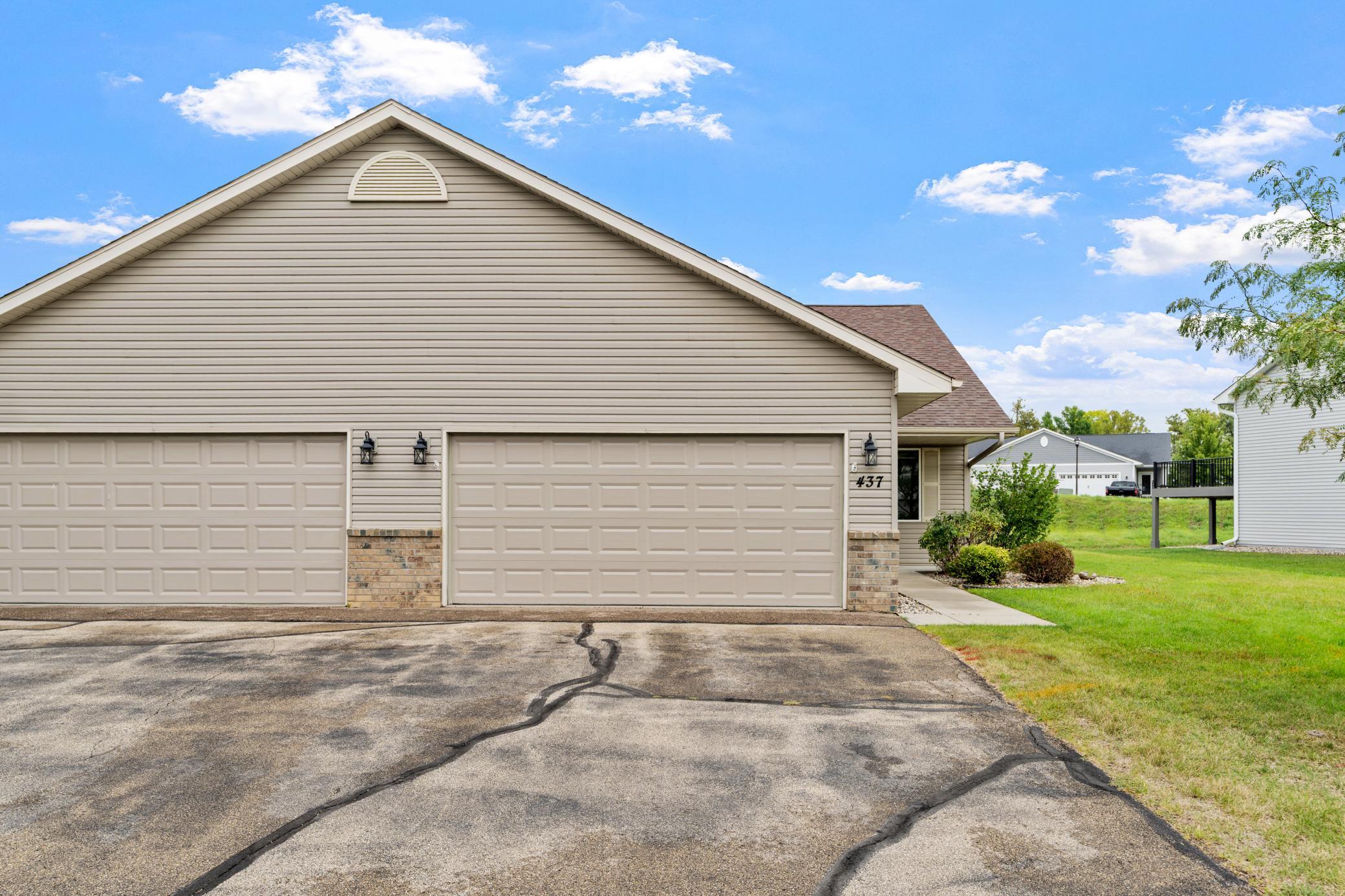 437 Meadow Lane Property Photo 2