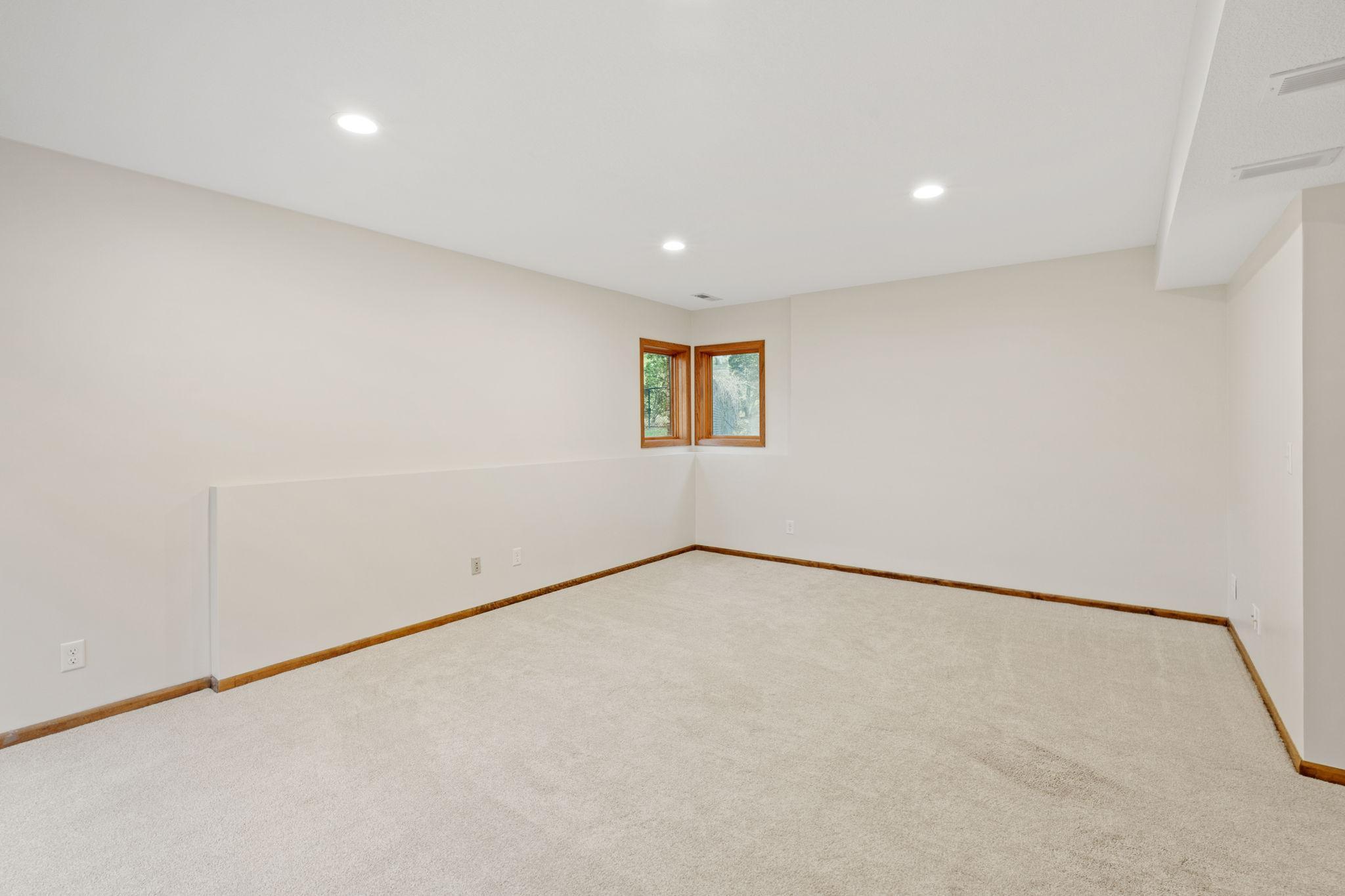 5811 Shannon Drive Property Photo 32