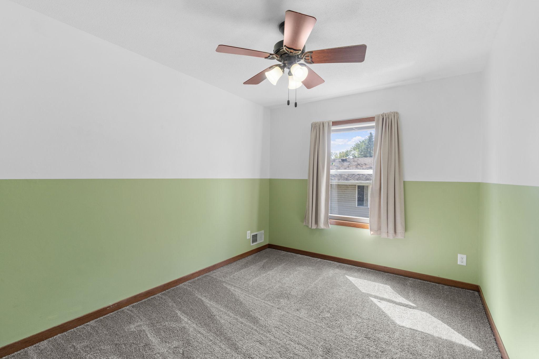 11833 Kentucky Avenue N Property Photo 10